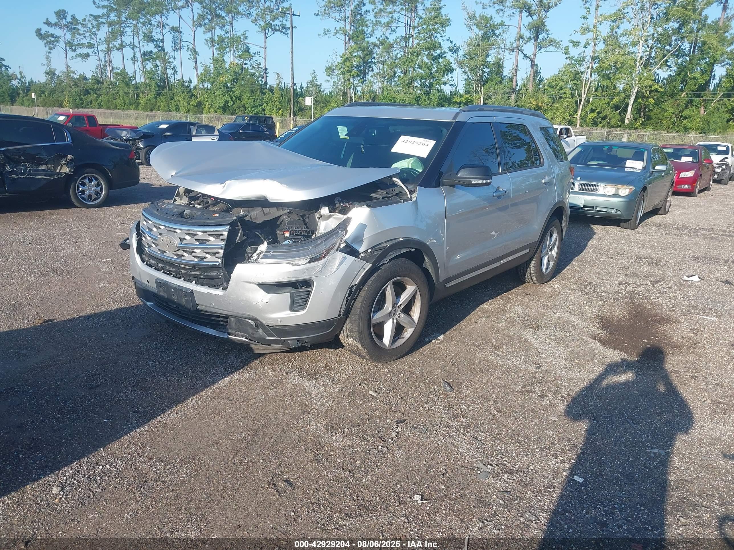 FORD EXPLORER image 2