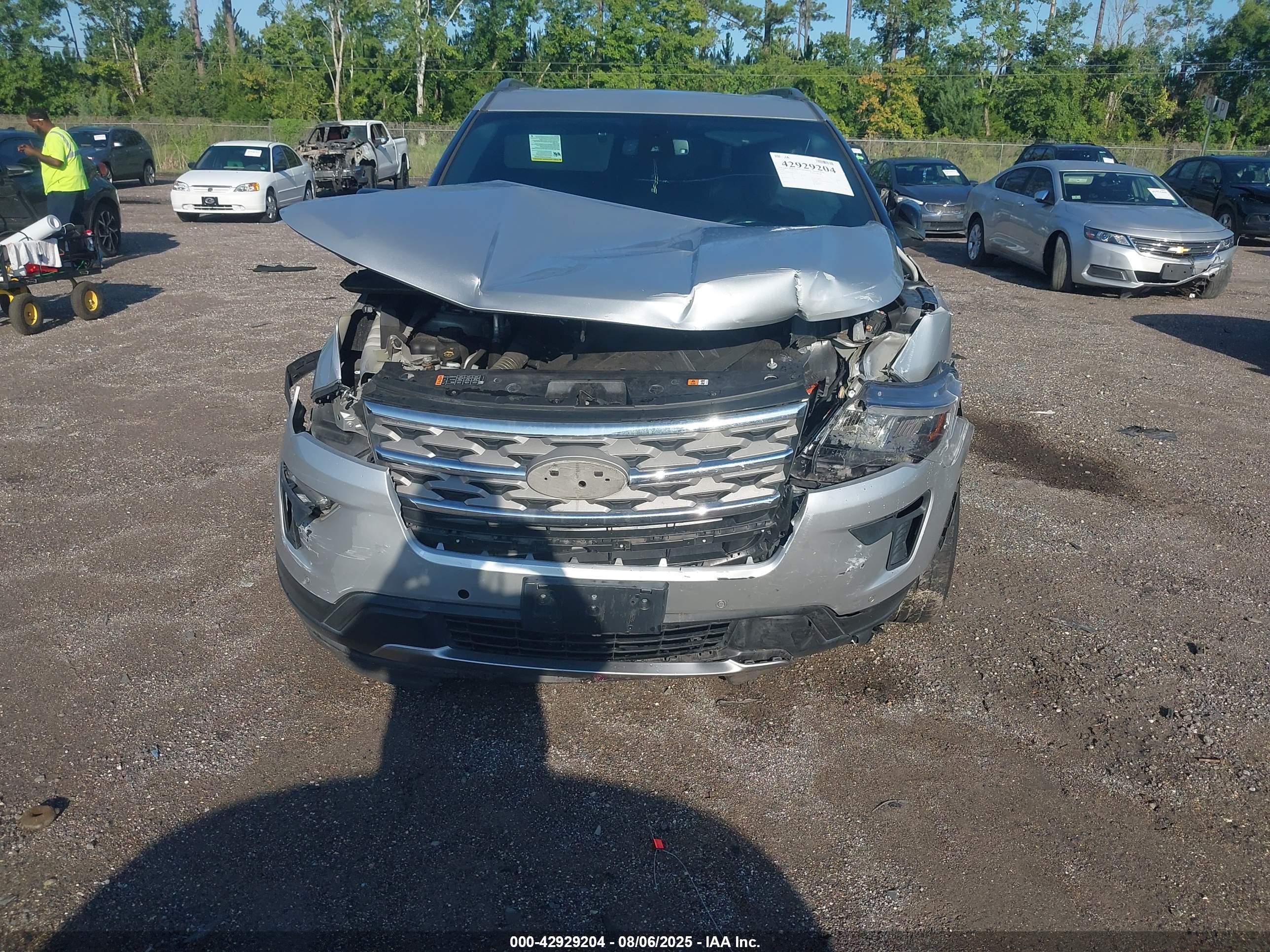 FORD EXPLORER image 6
