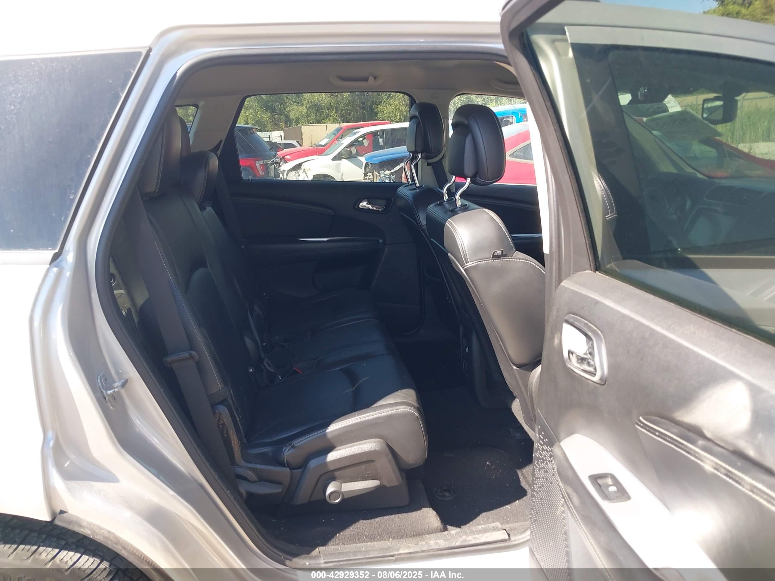 DODGE JOURNEY image 8