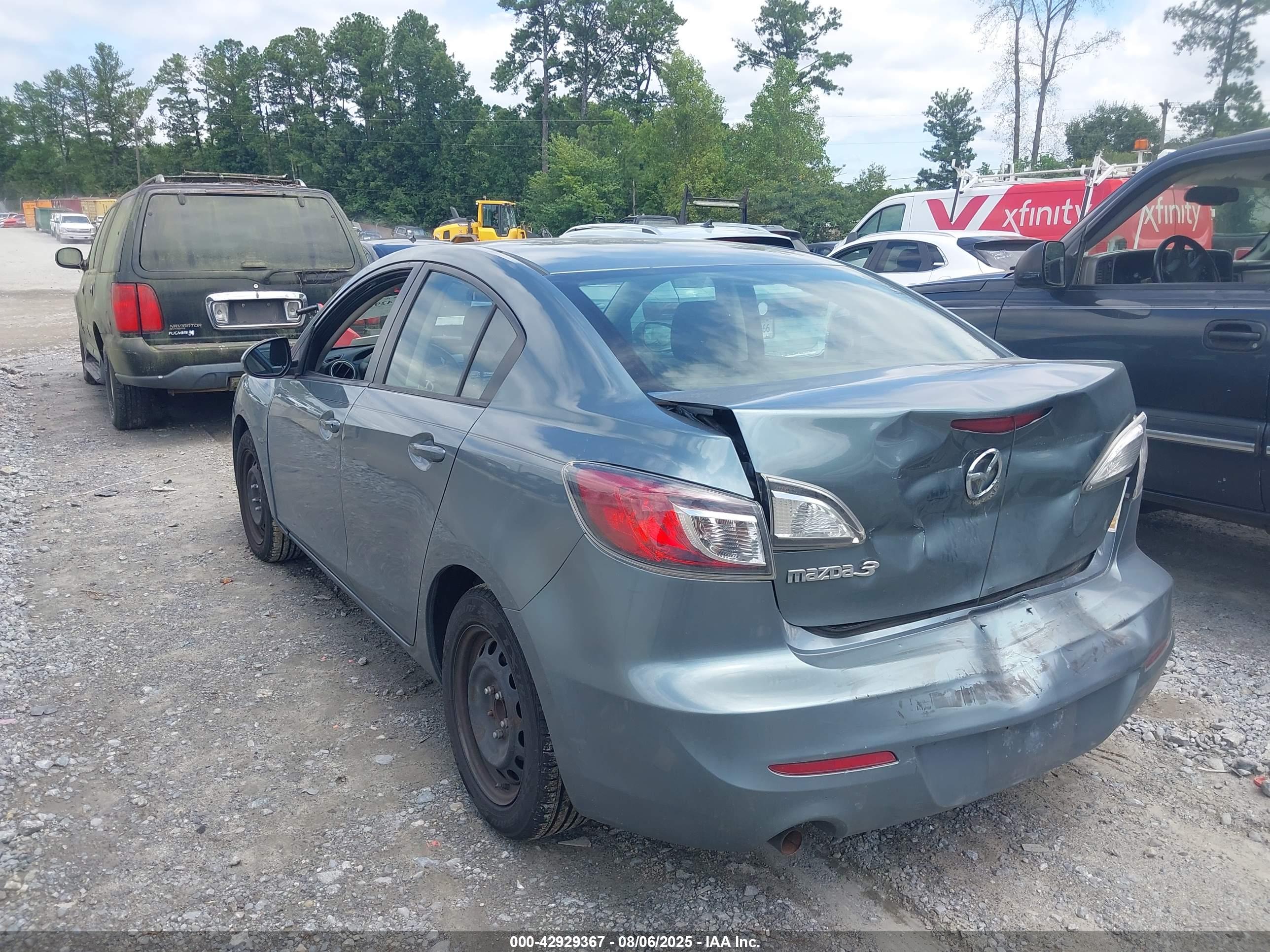 MAZDA MAZDA3 image 3