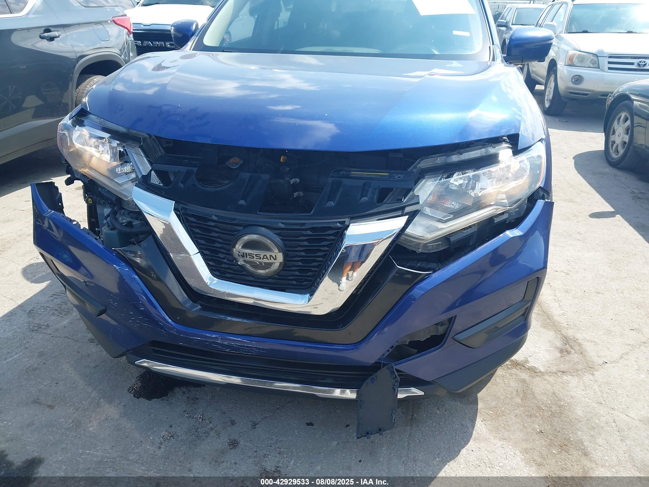 NISSAN ROGUE image 6