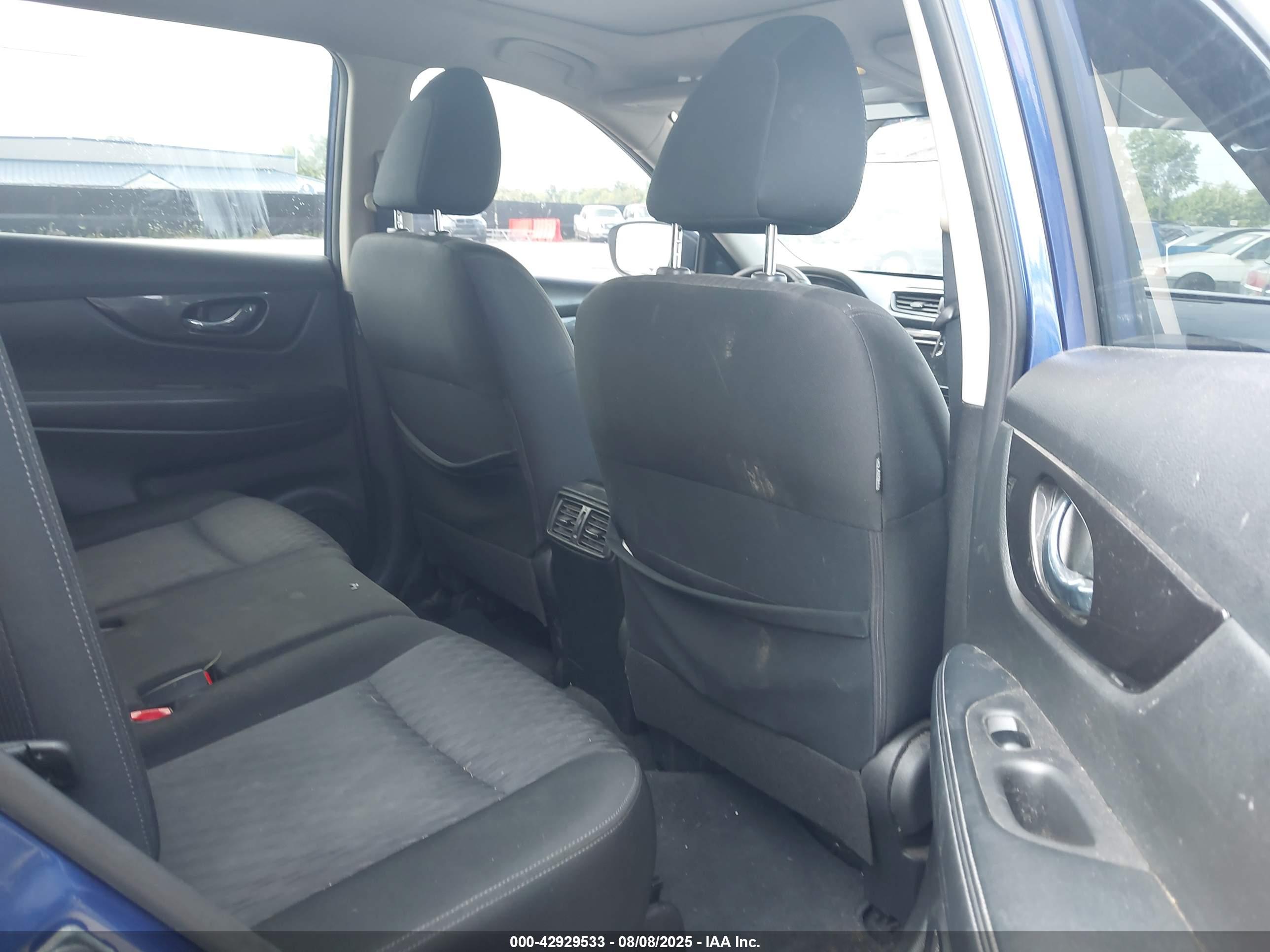 NISSAN ROGUE image 8