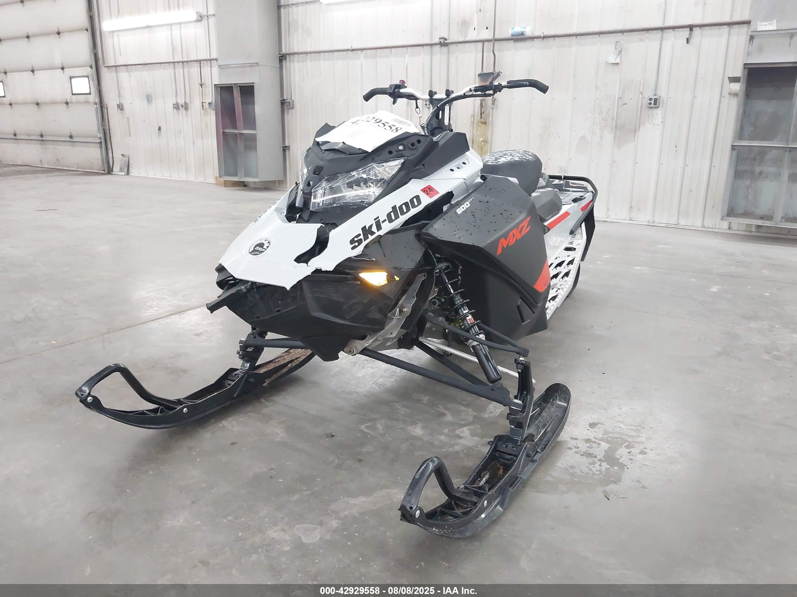 SKI-DOO MX image 2