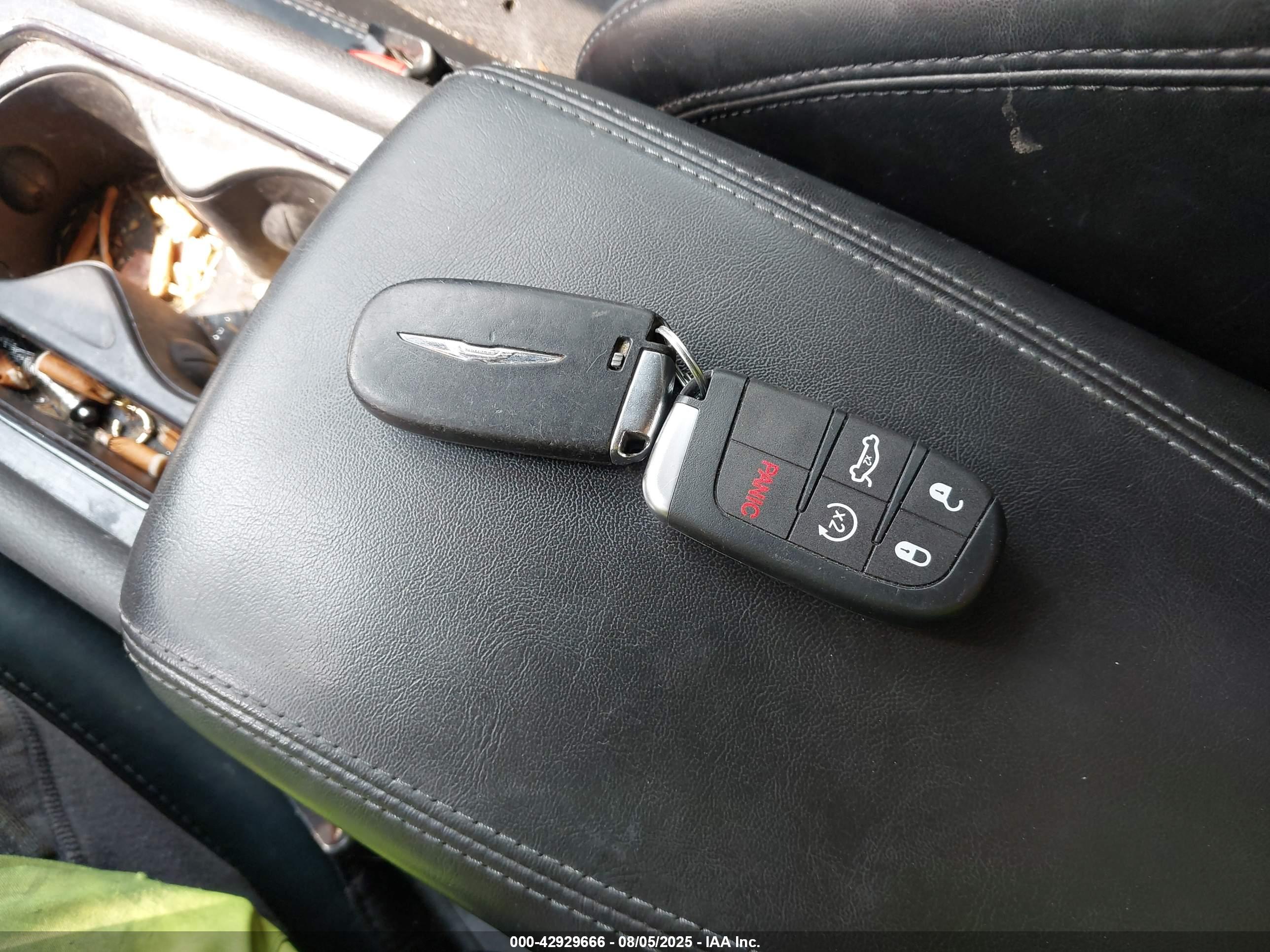 CHRYSLER 200 image 11