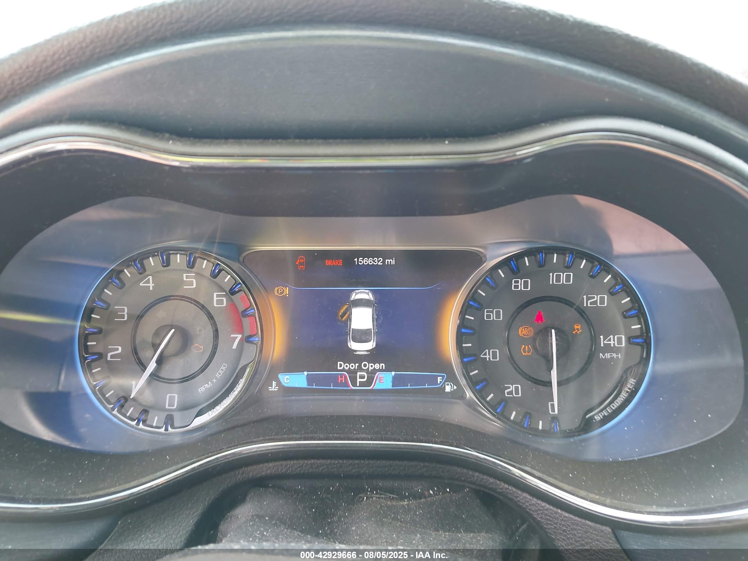 CHRYSLER 200 image 7
