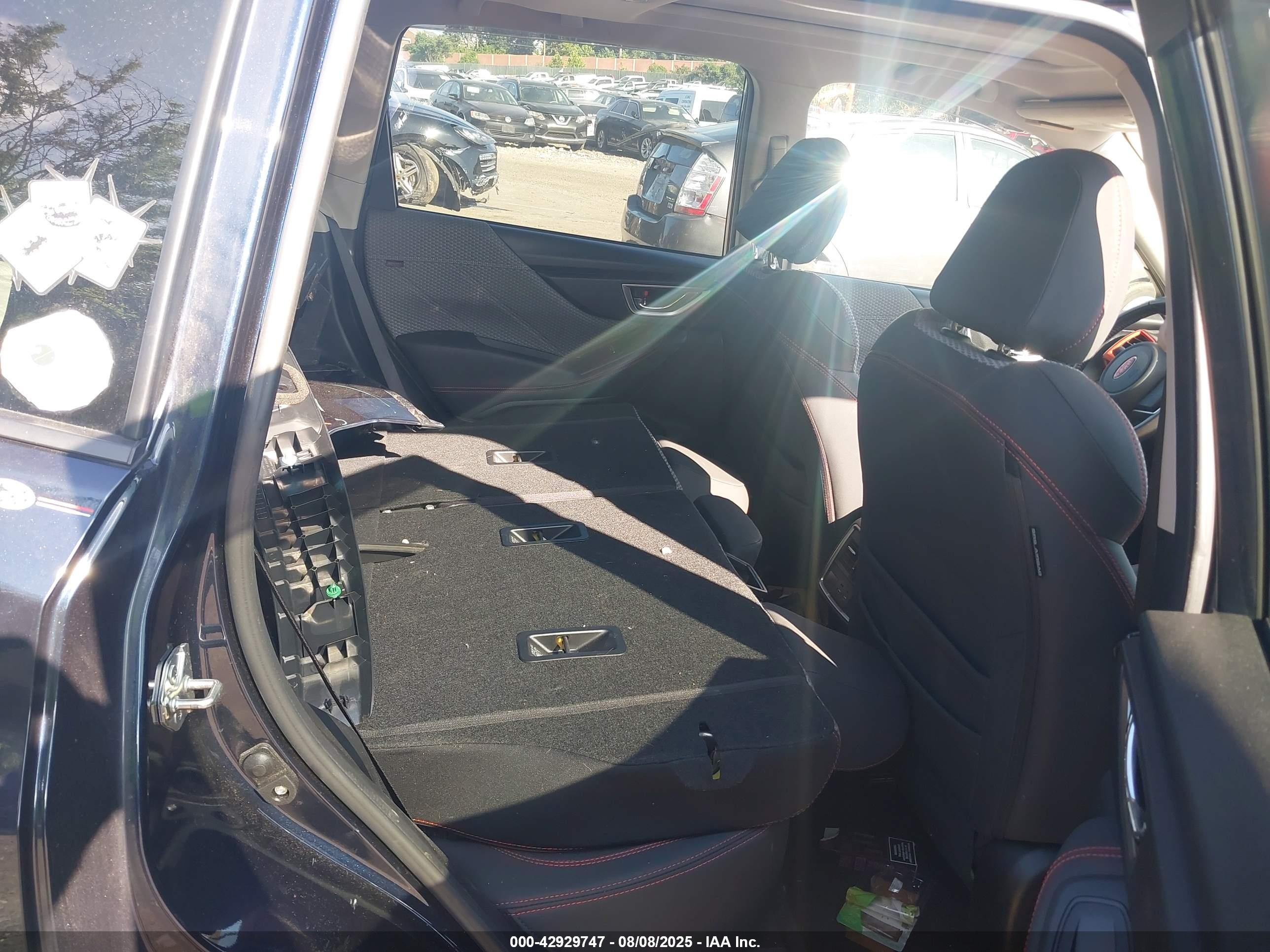 SUBARU FORESTER image 8