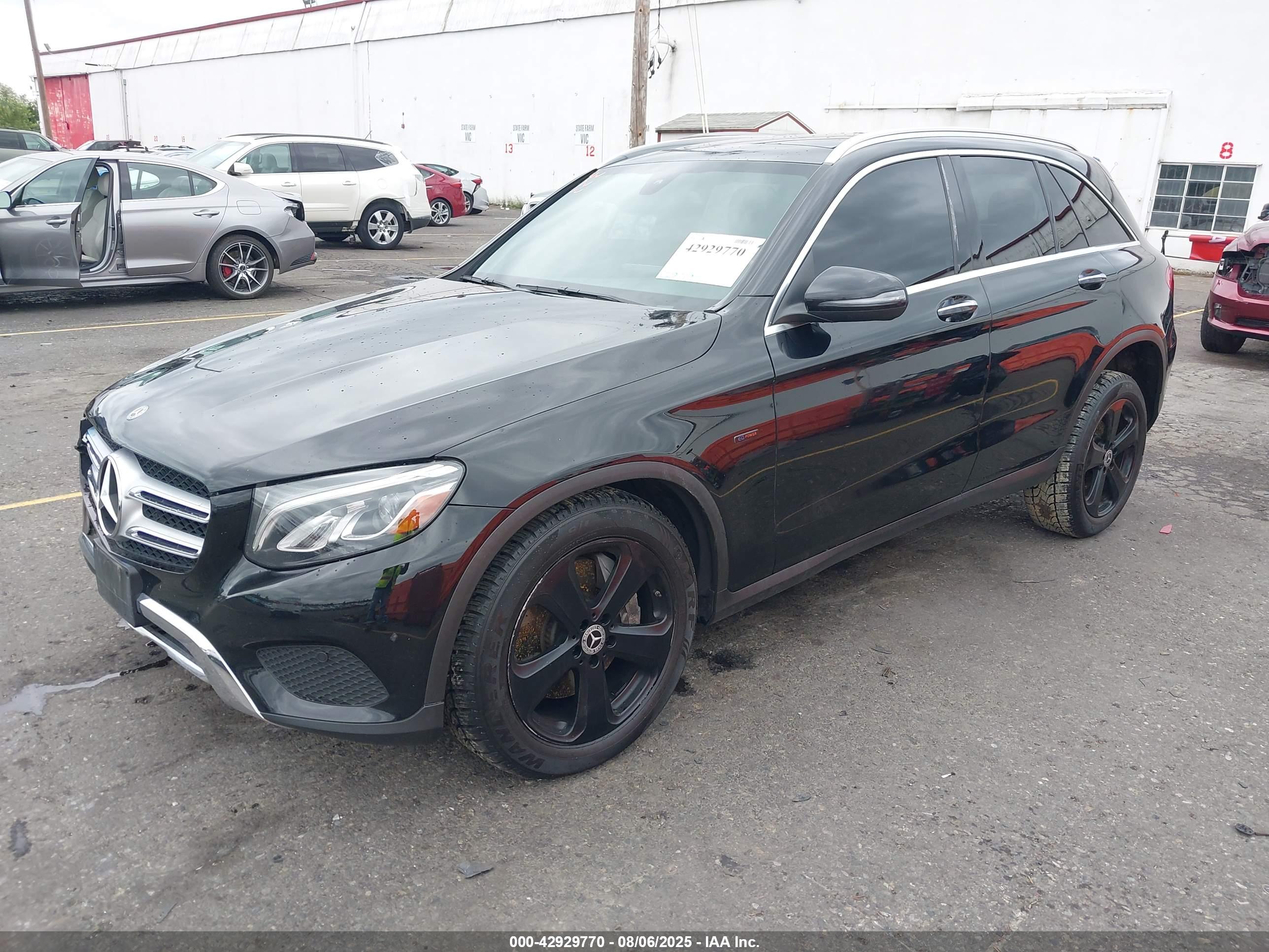 MERCEDES-BENZ GLC image 2