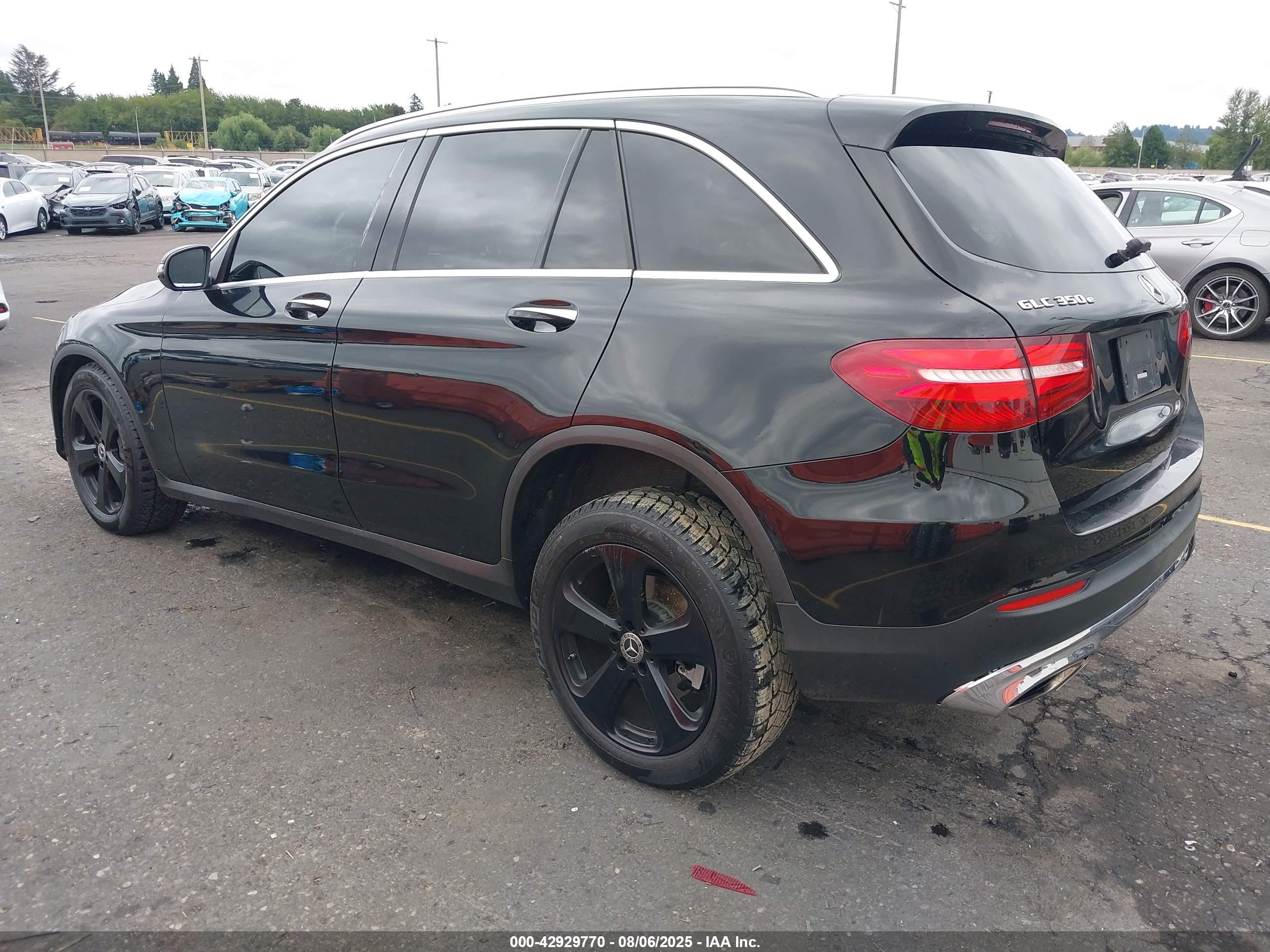 MERCEDES-BENZ GLC image 3