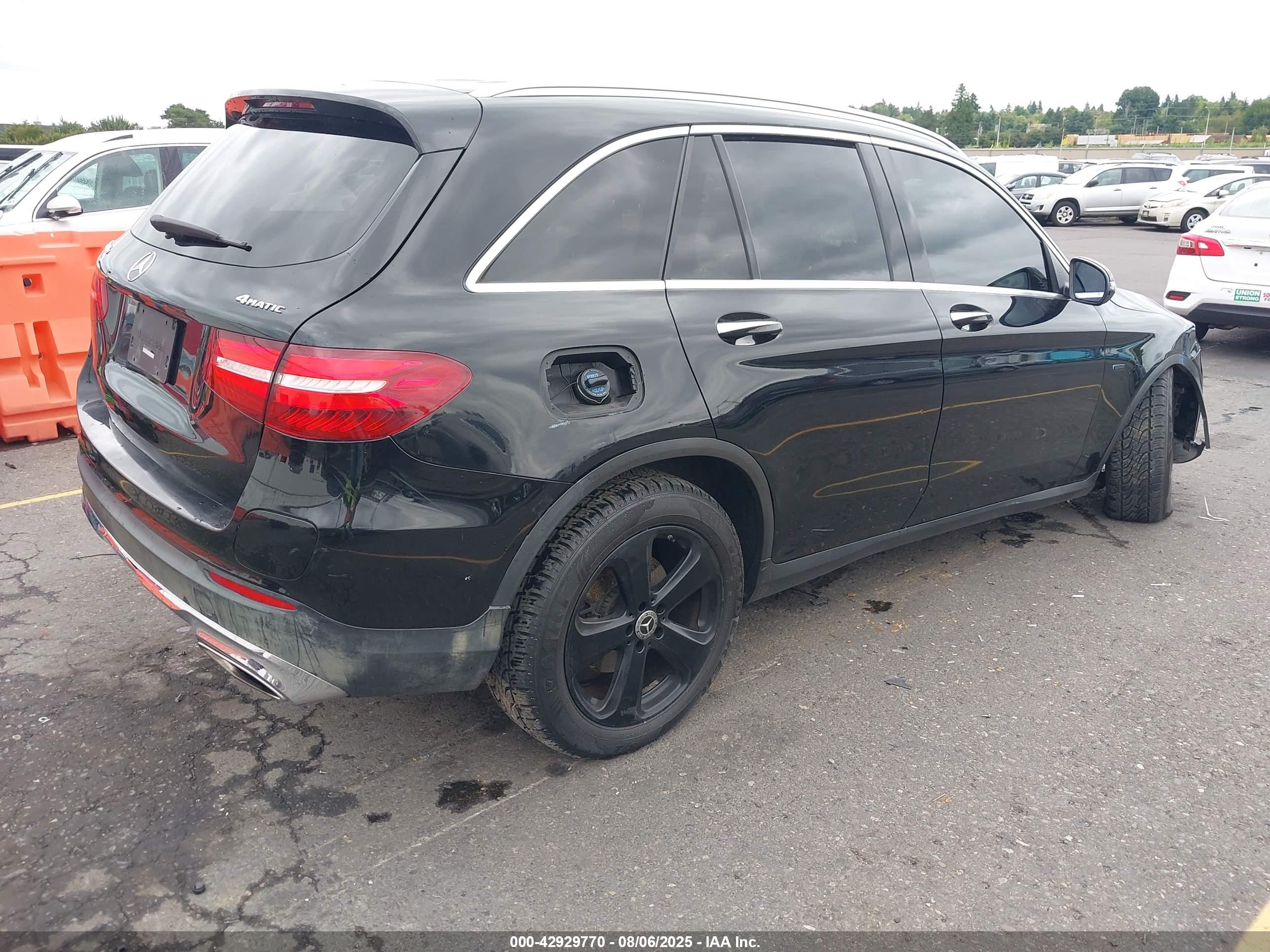 MERCEDES-BENZ GLC image 4