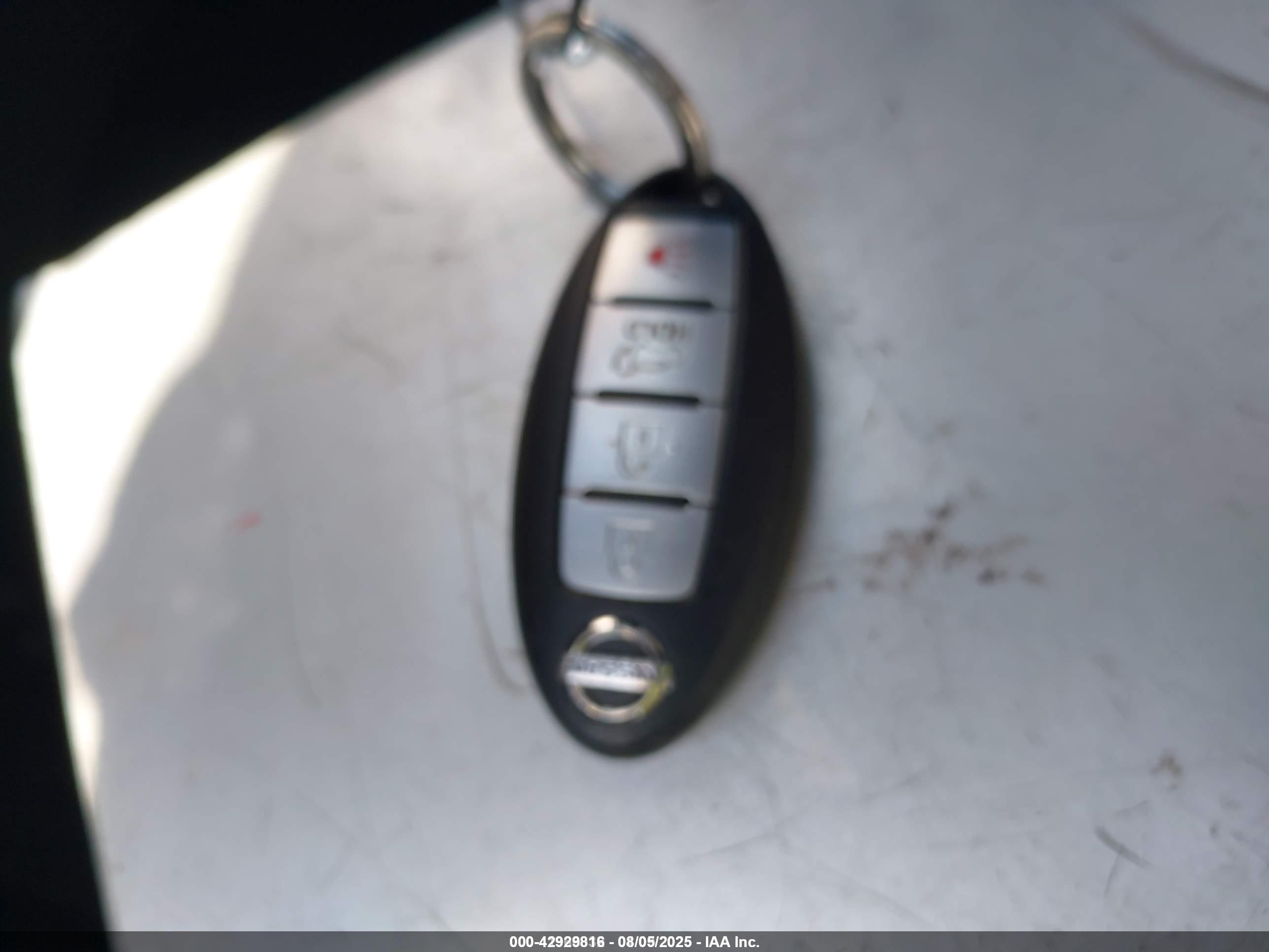 NISSAN ROGUE image 11