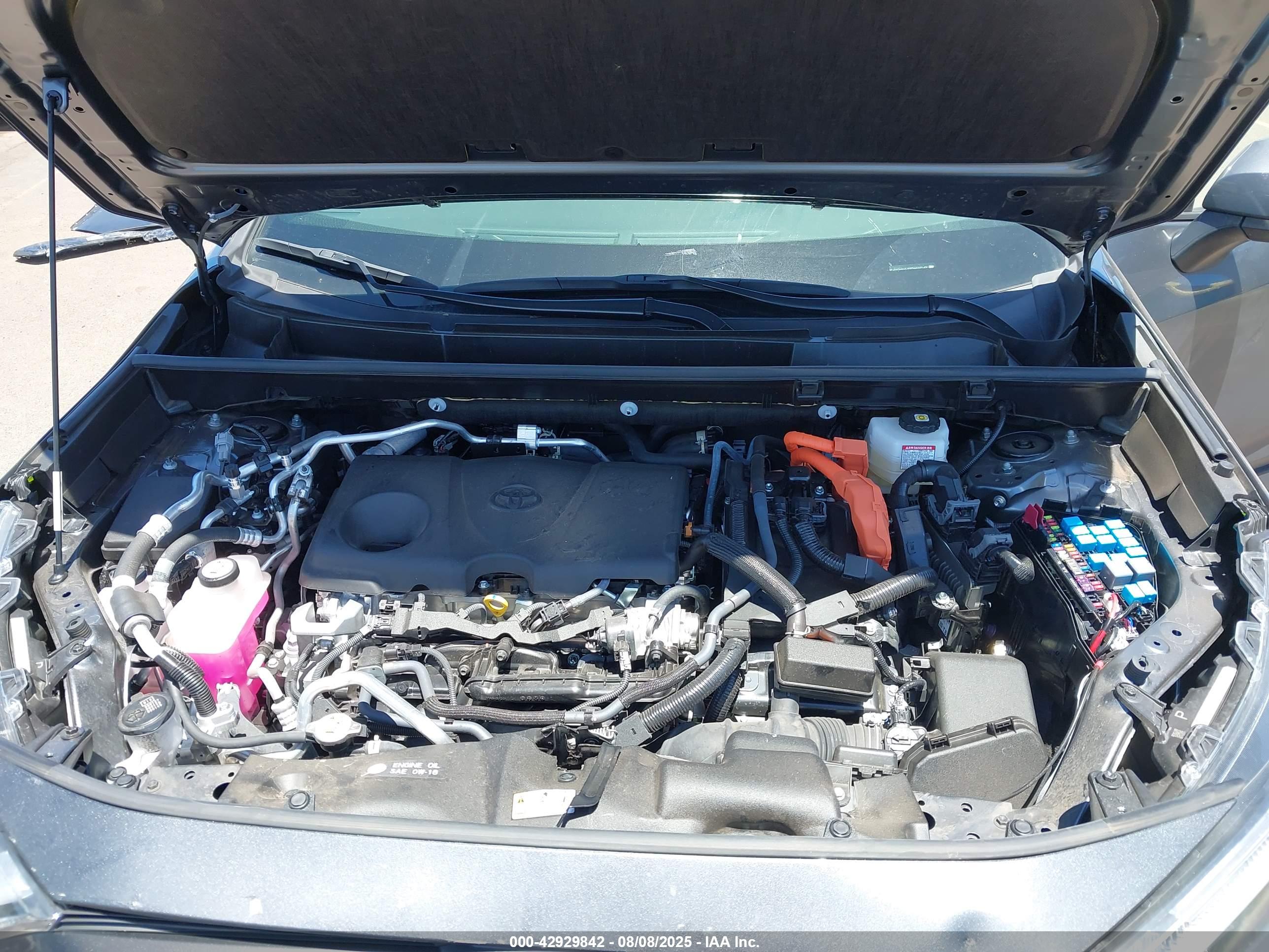 TOYOTA RAV4 image 10