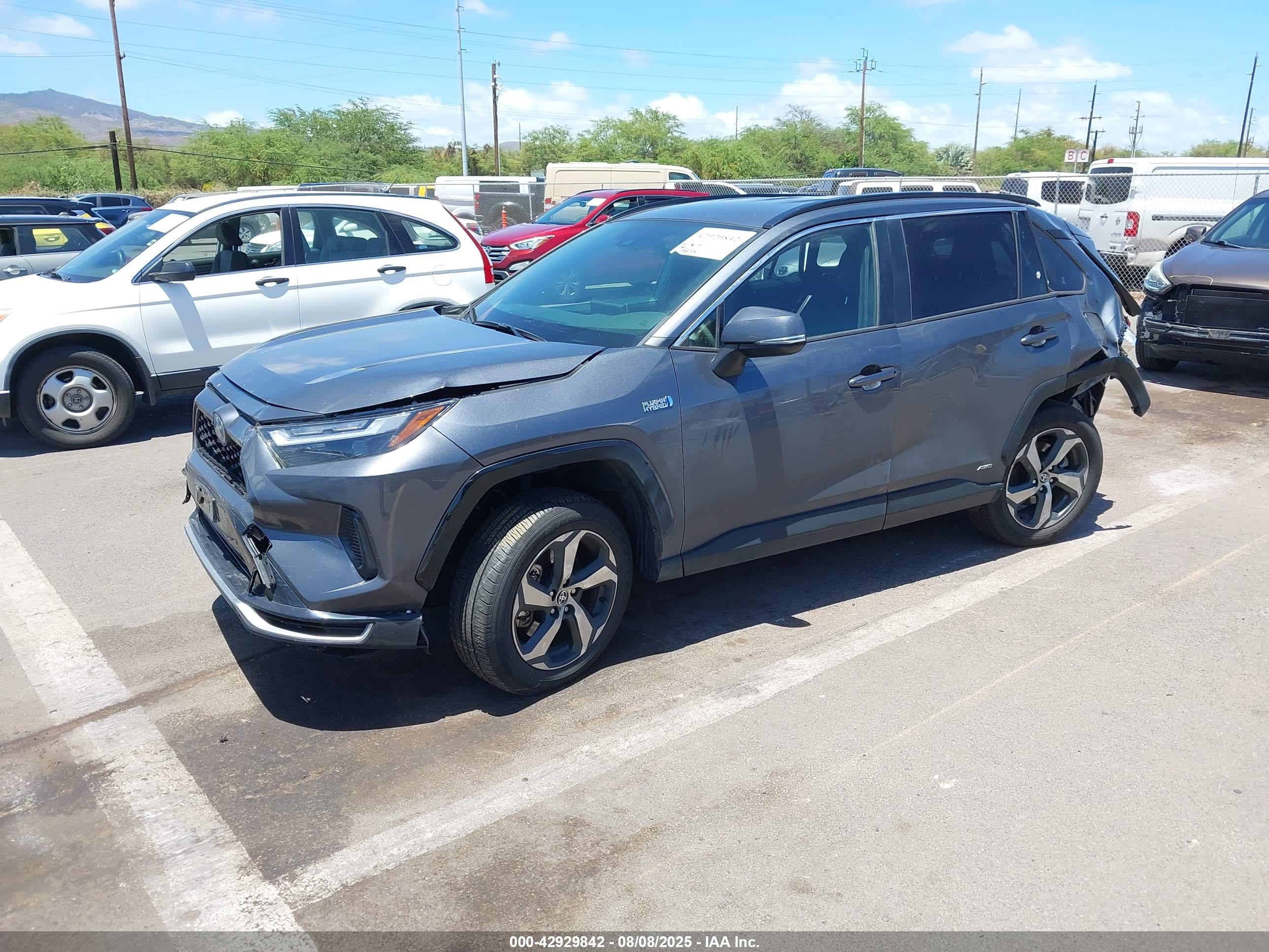TOYOTA RAV4 image 2