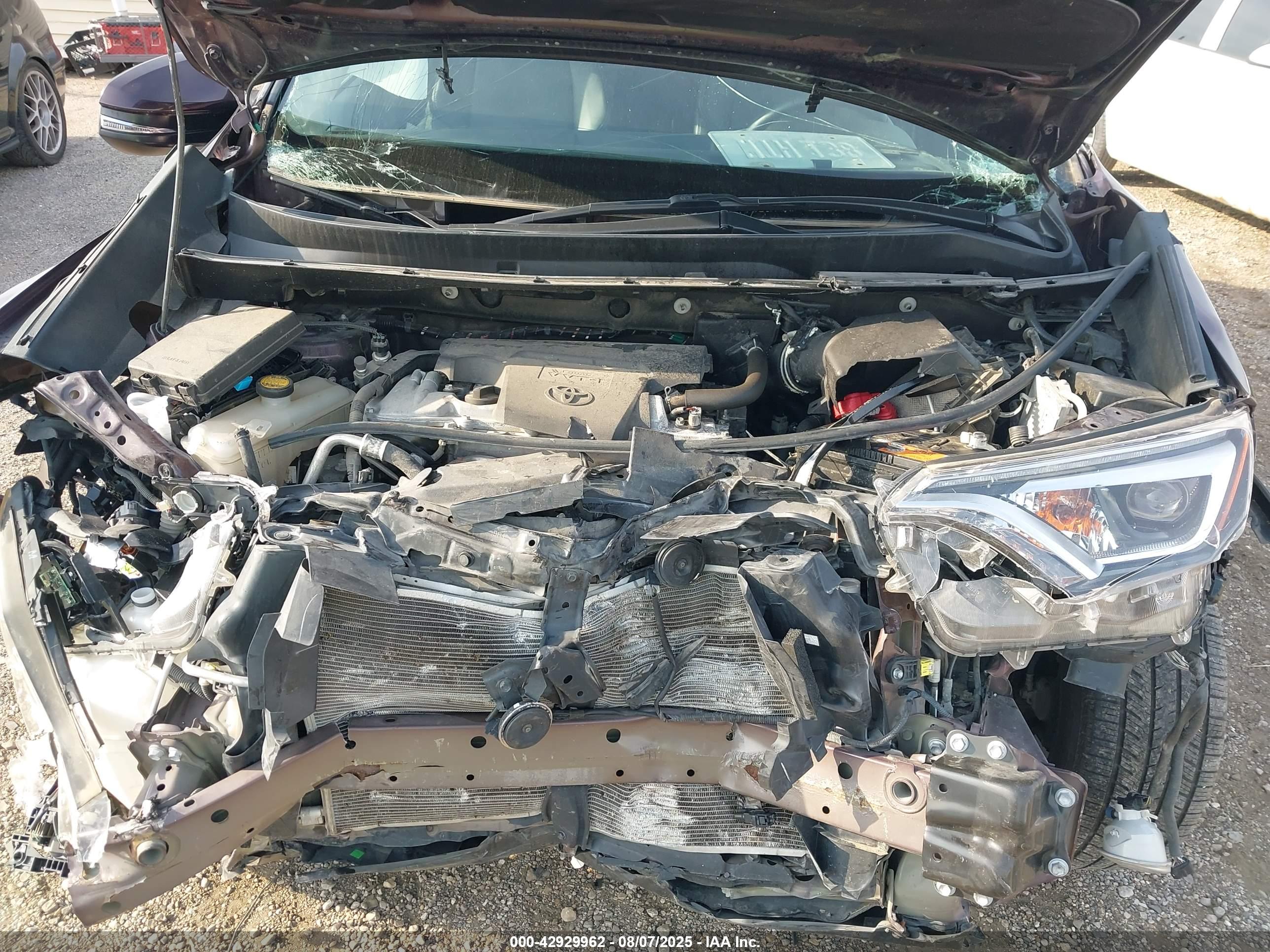 TOYOTA RAV4 image 10