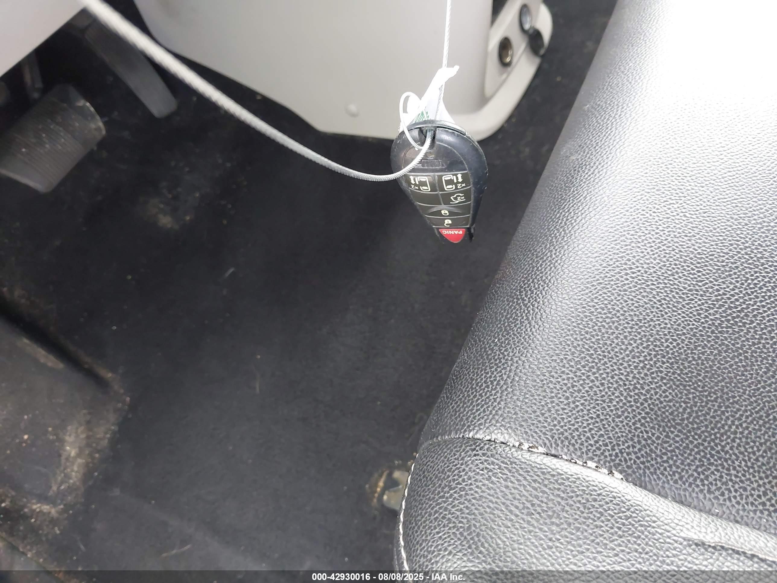 CHRYSLER TOWN image 11