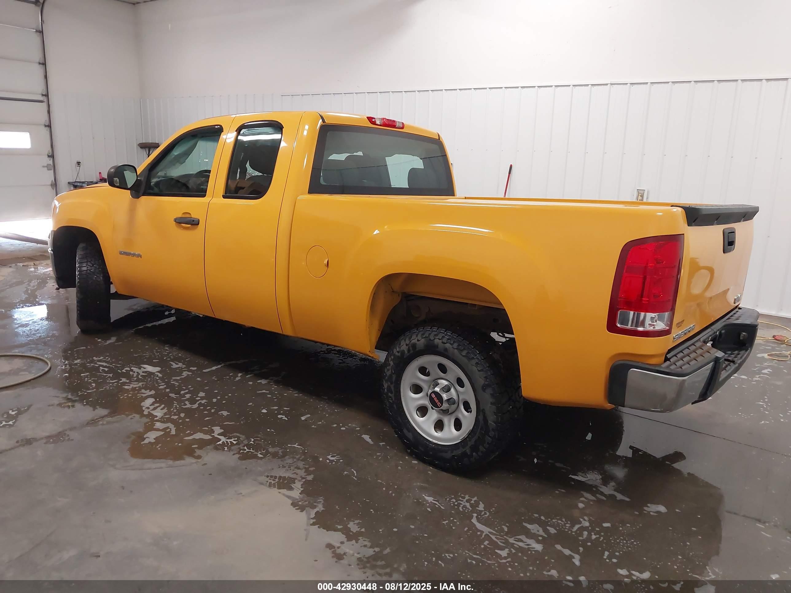 GMC SIERRA image 3
