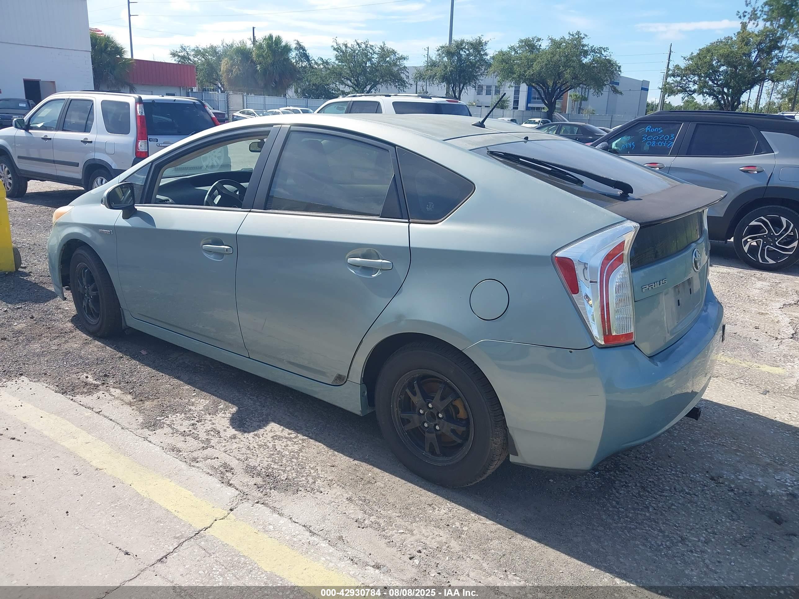 TOYOTA PRIUS image 3