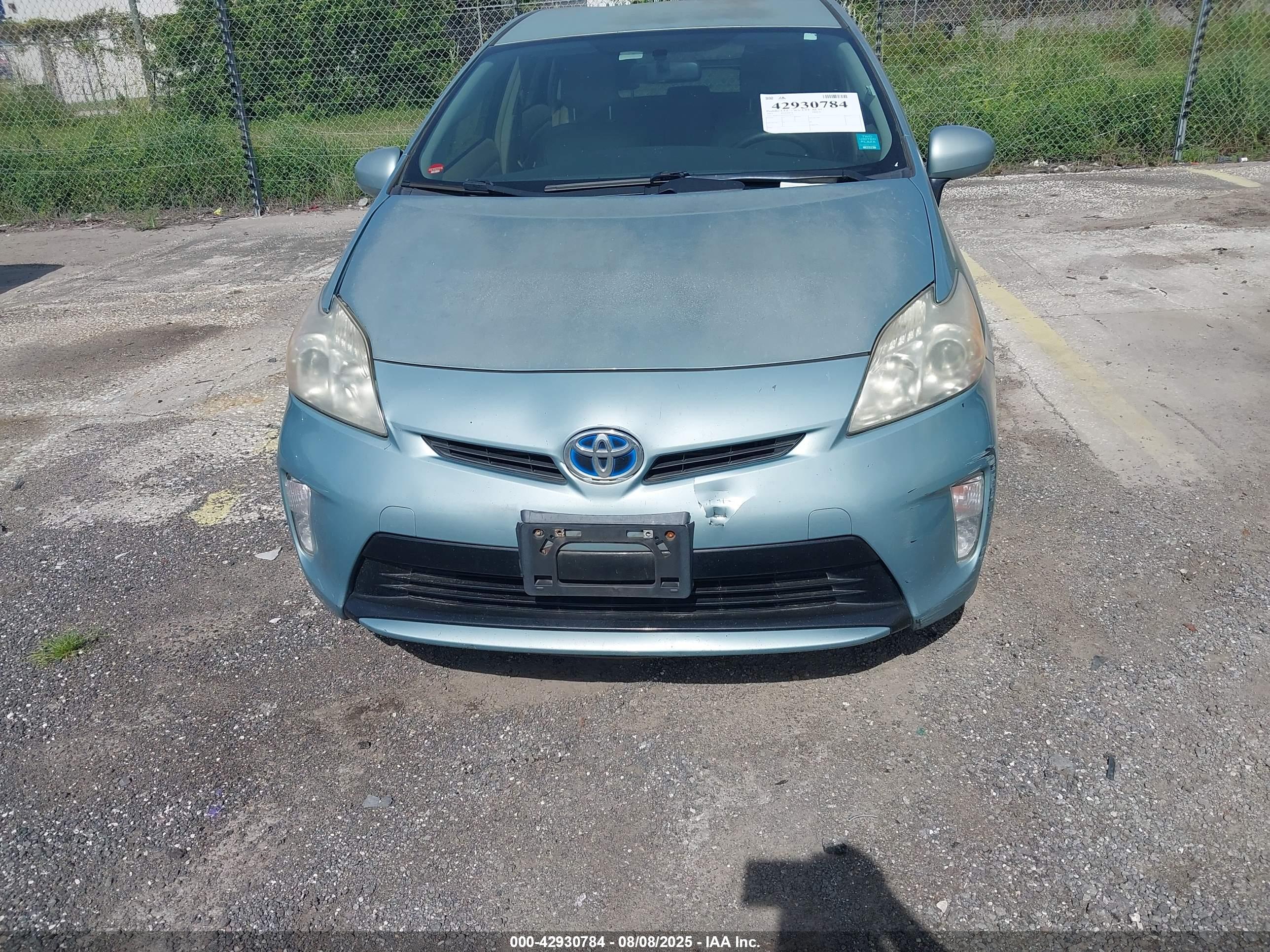 TOYOTA PRIUS image 6
