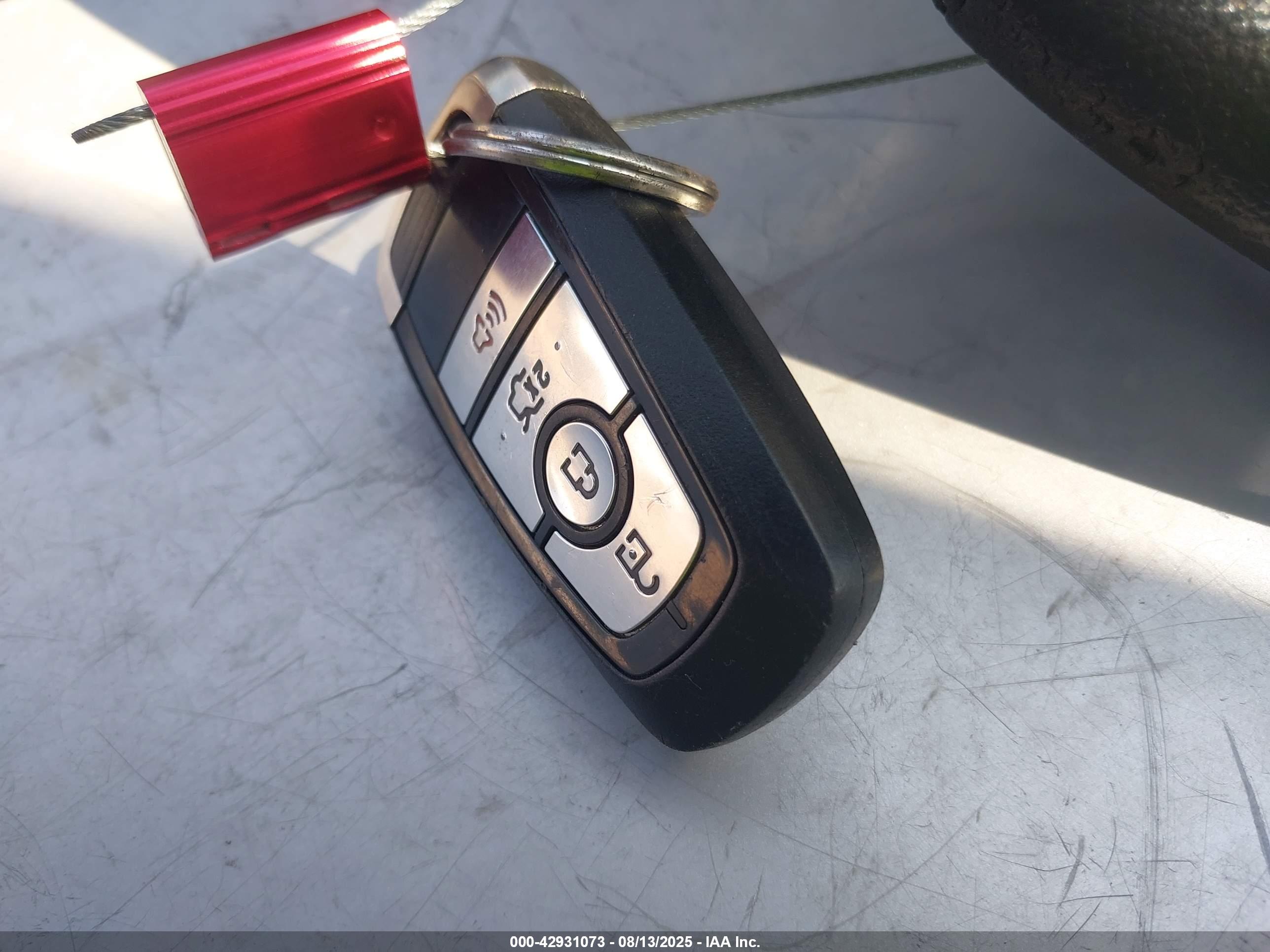 FORD FUSION image 11