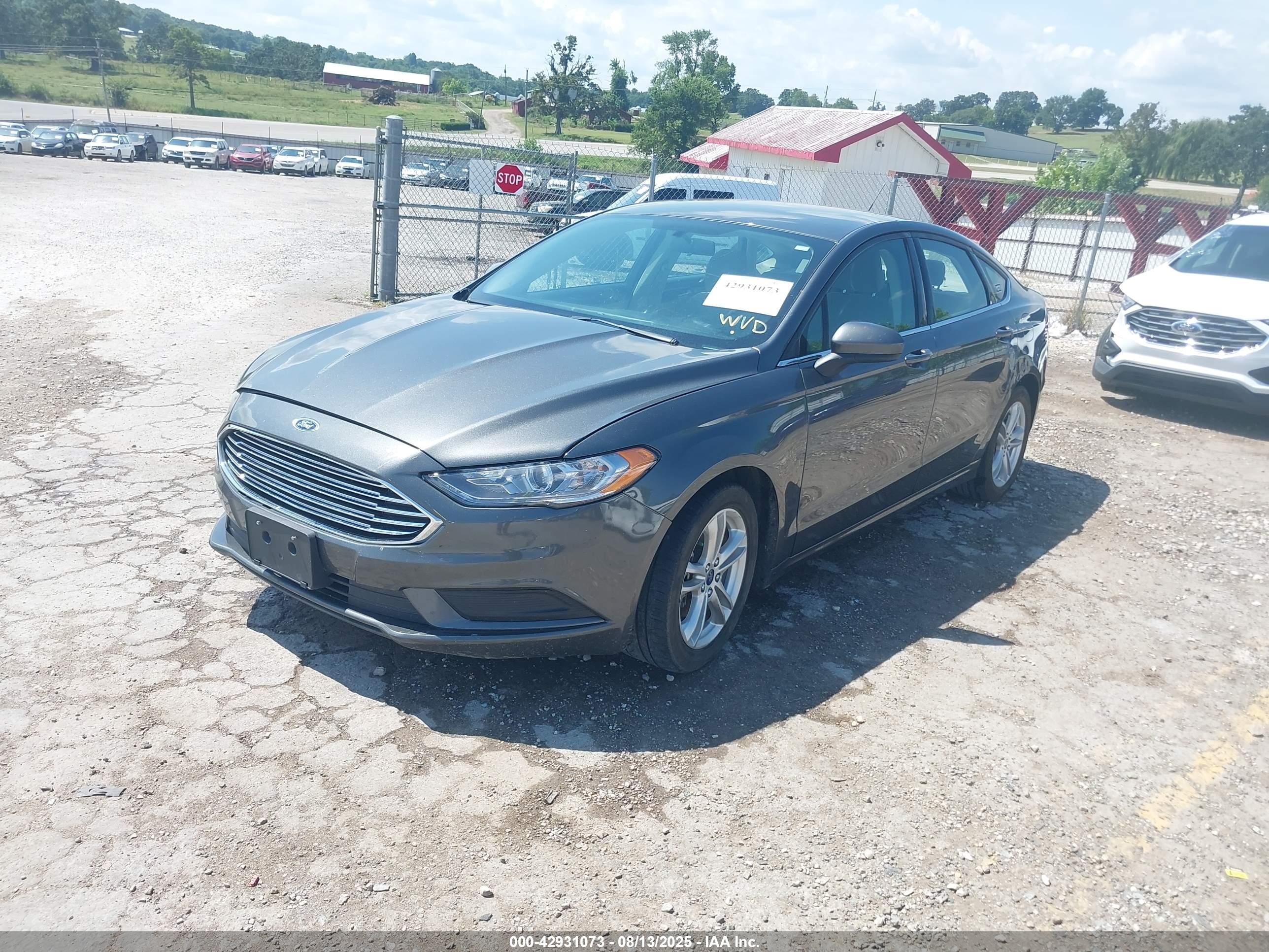 FORD FUSION image 2