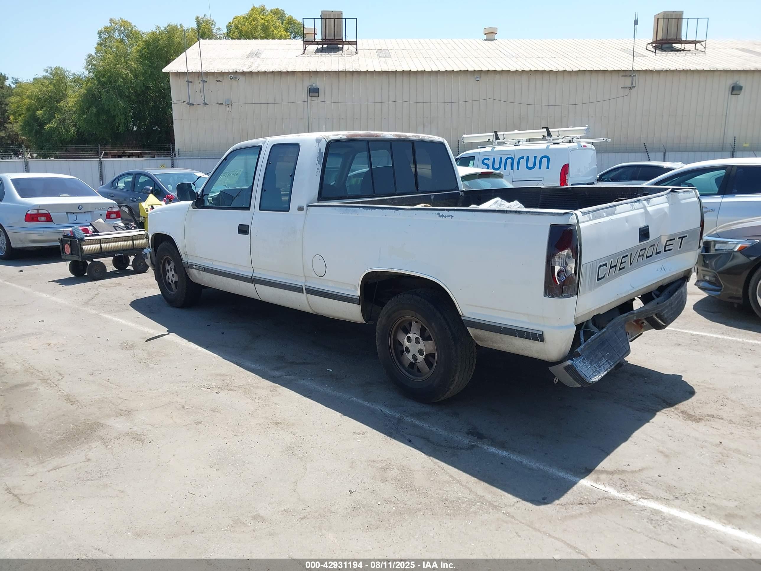 CHEVROLET GMT-400 image 3