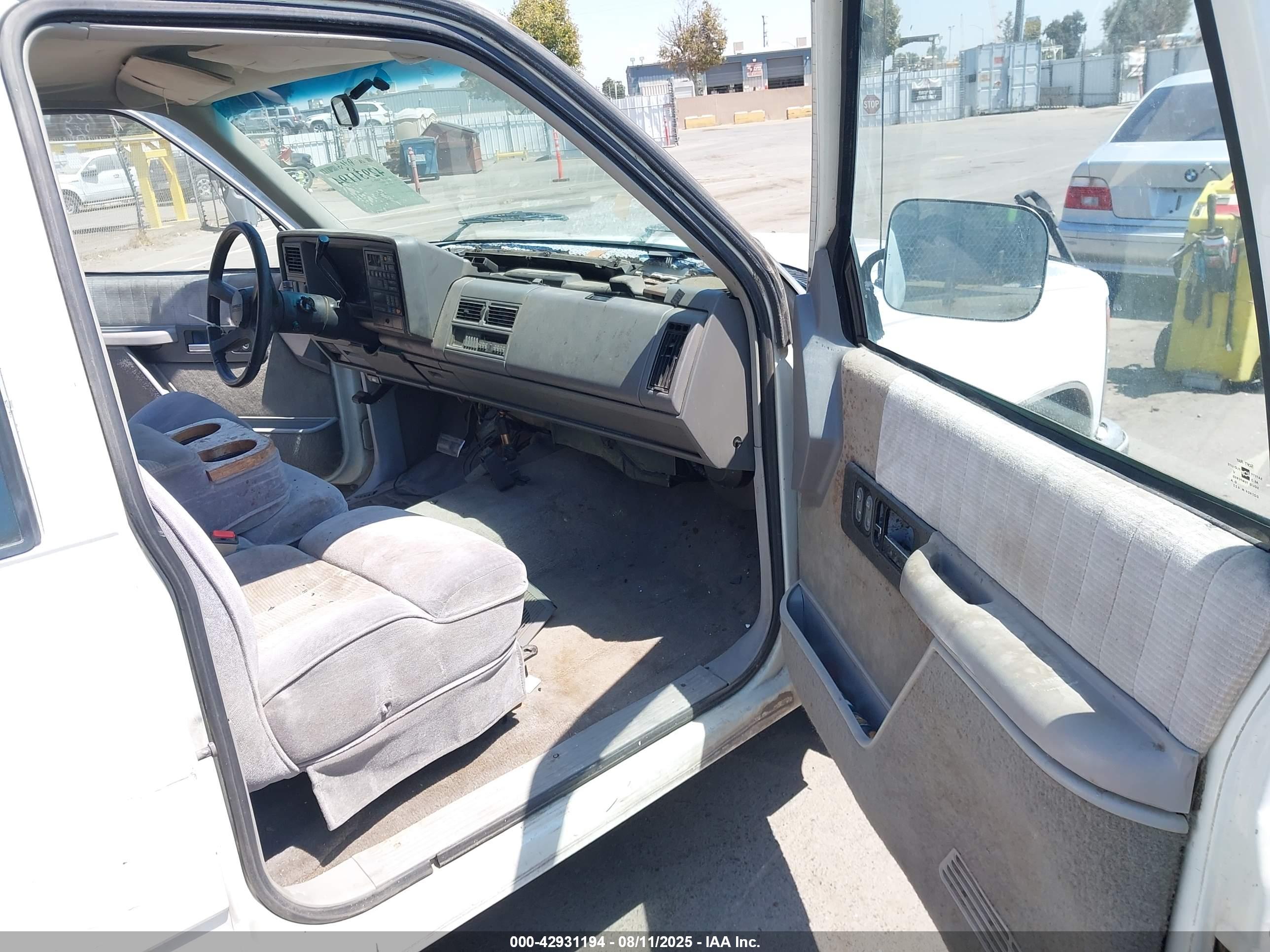 CHEVROLET GMT-400 image 5