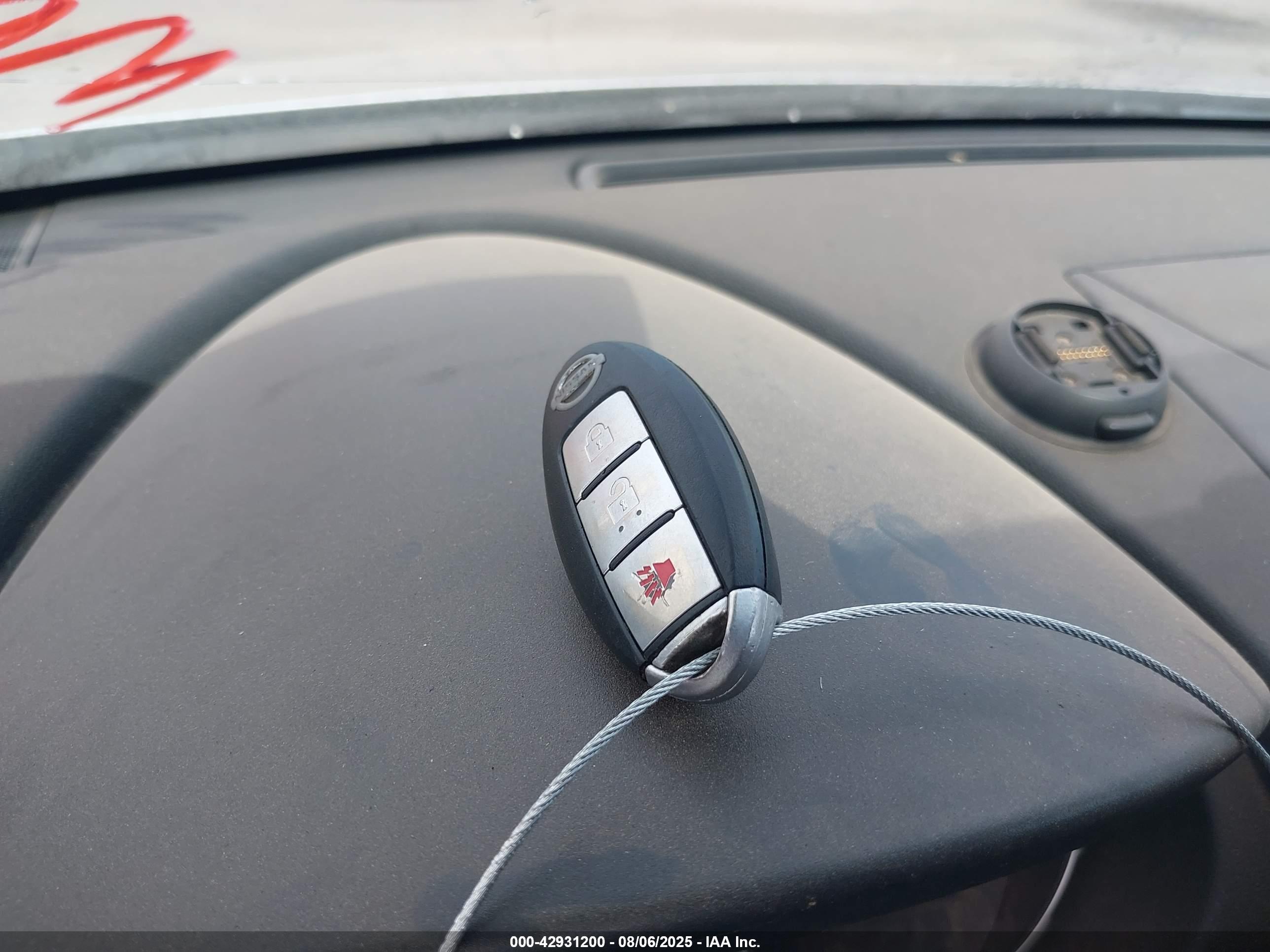 NISSAN ROGUE image 11