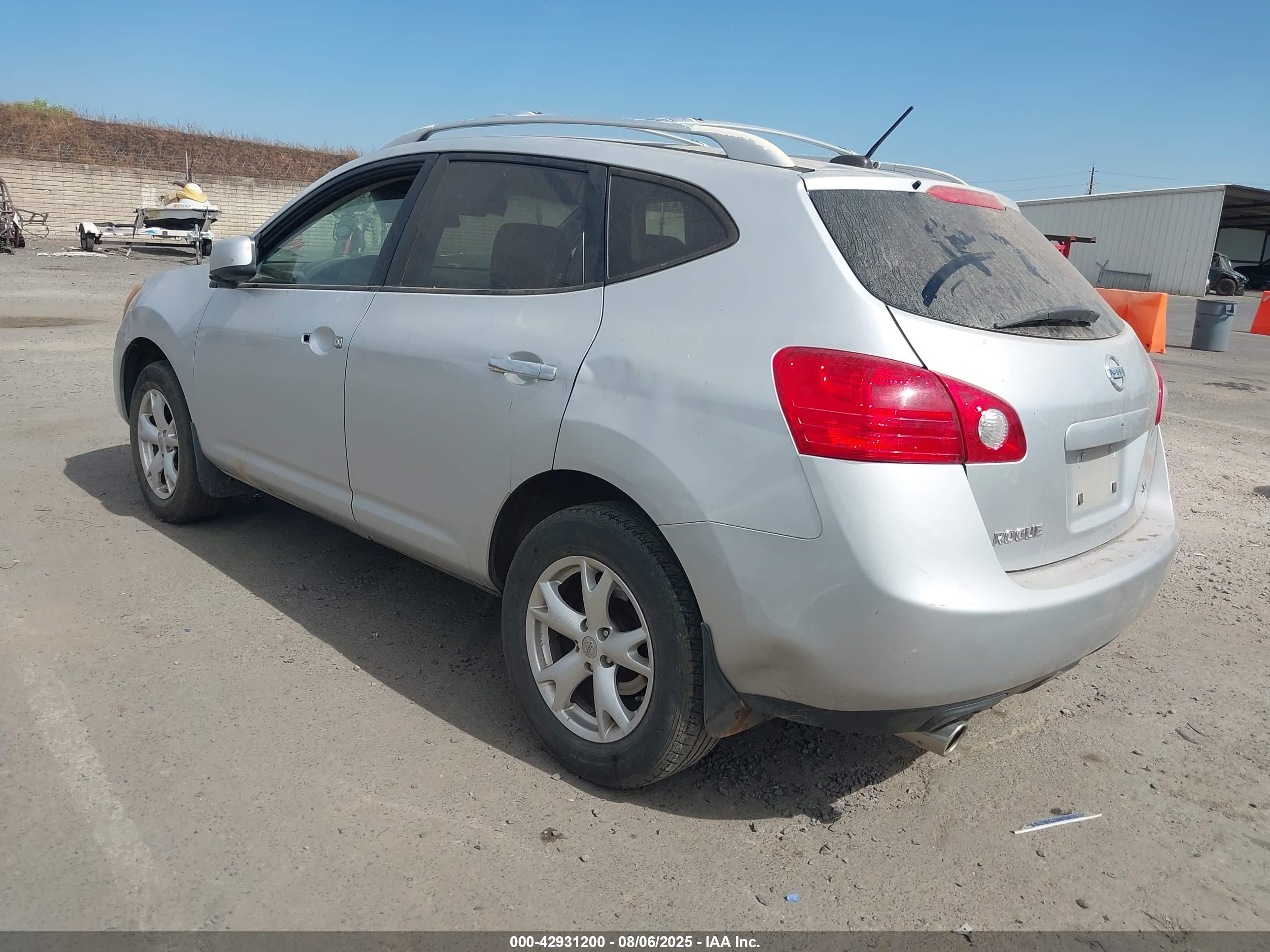 NISSAN ROGUE image 3