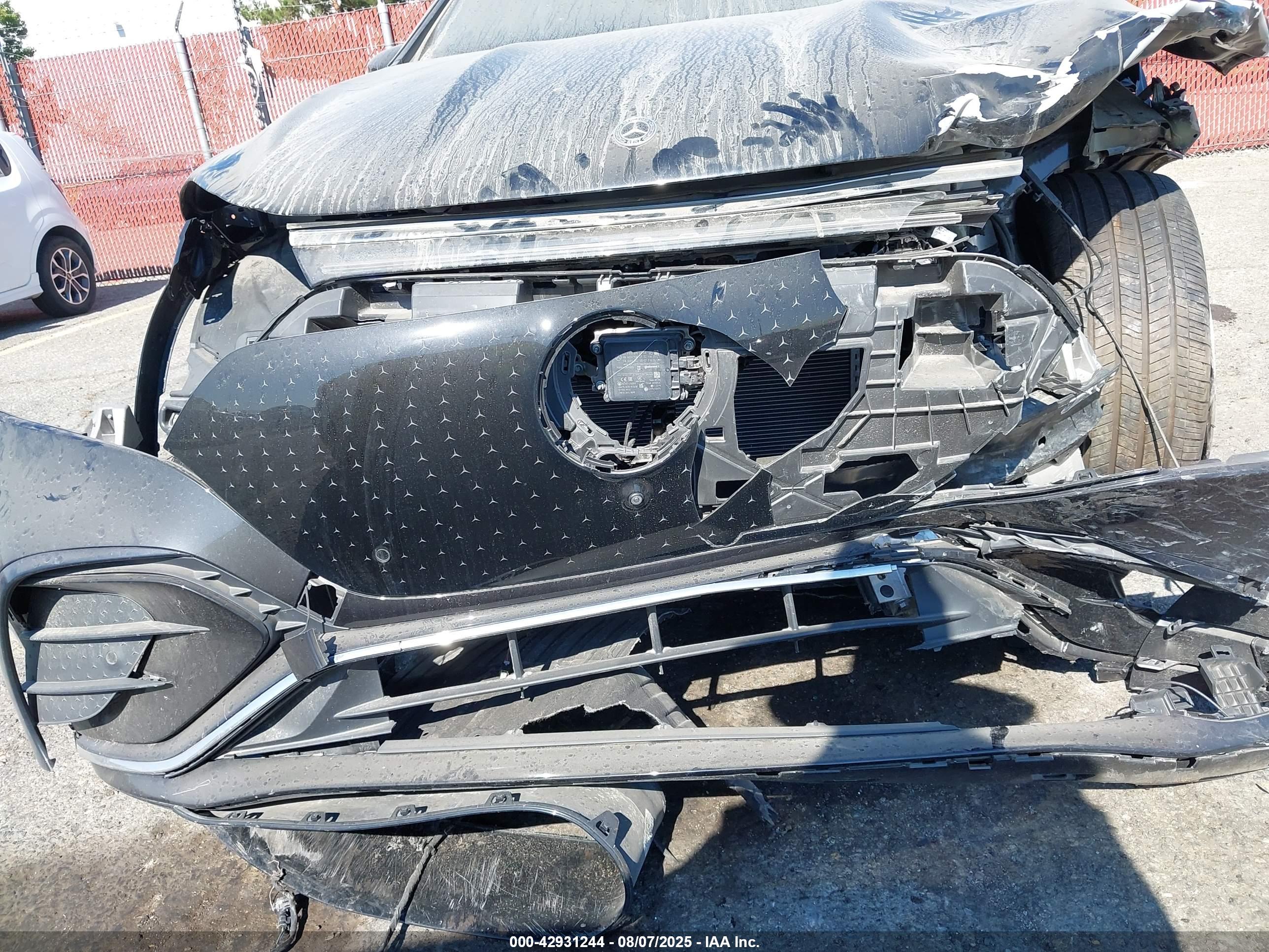 MERCEDES-BENZ EQS image 6