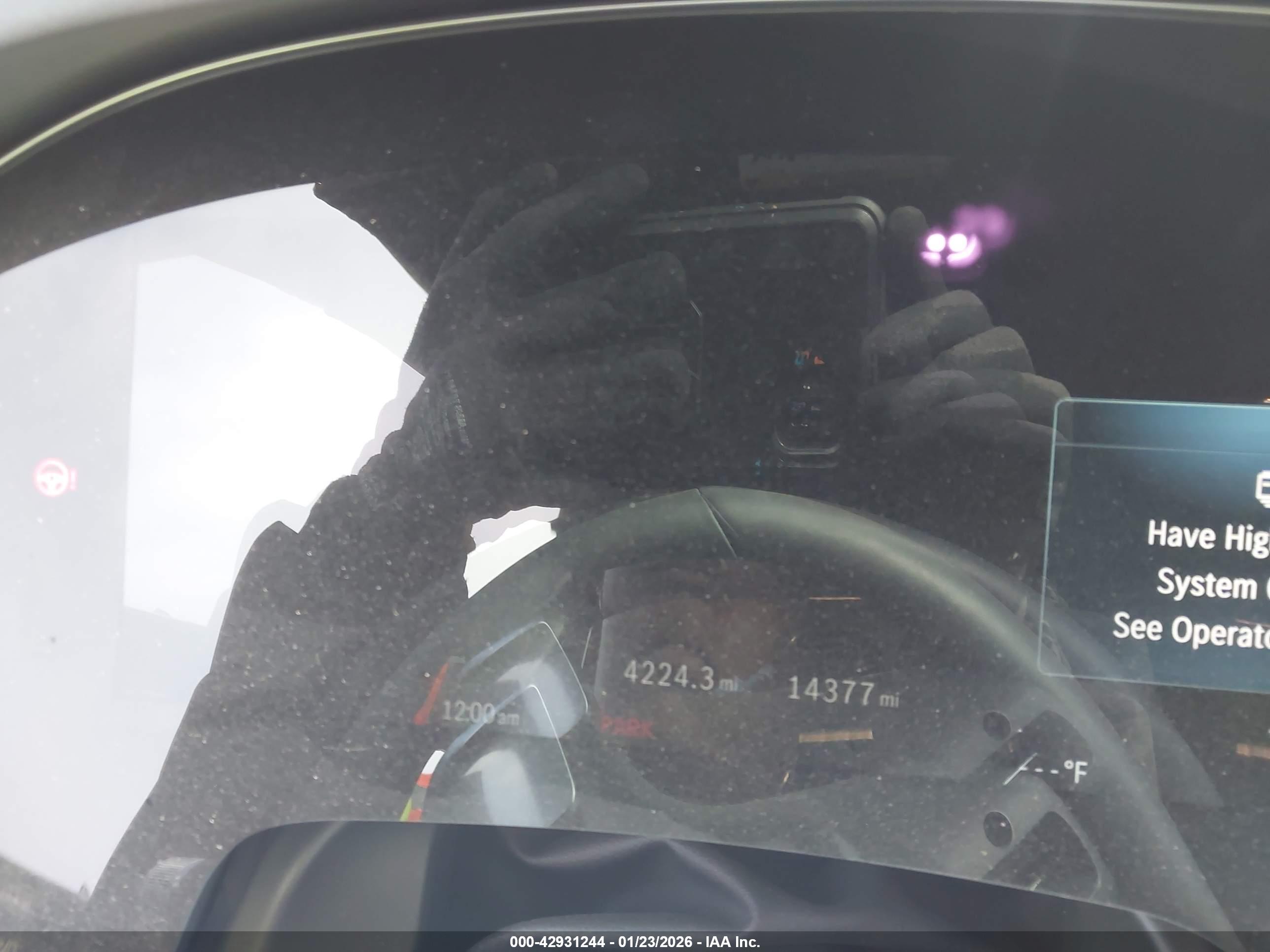 MERCEDES-BENZ EQS image 7
