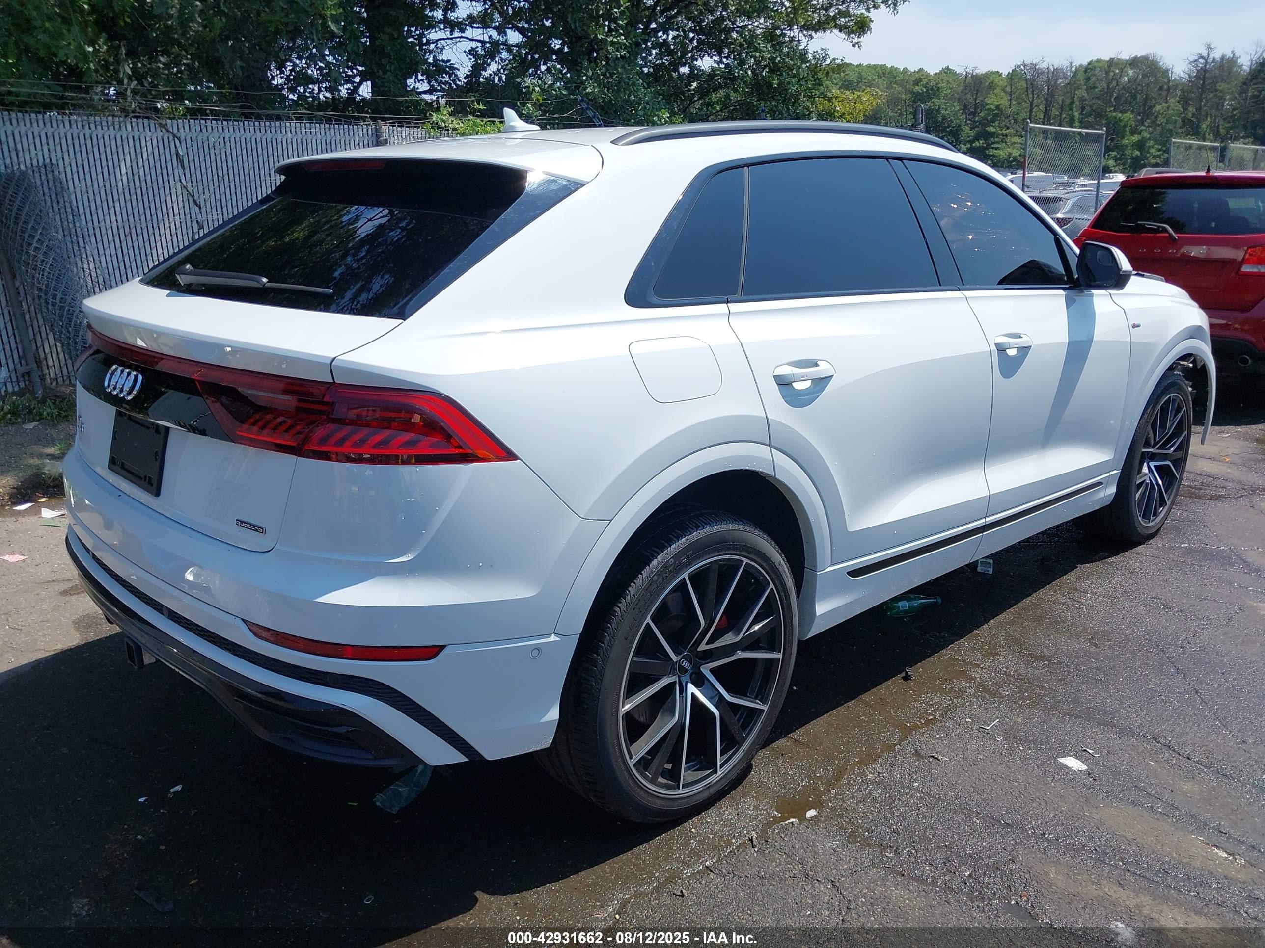 AUDI Q8 image 4