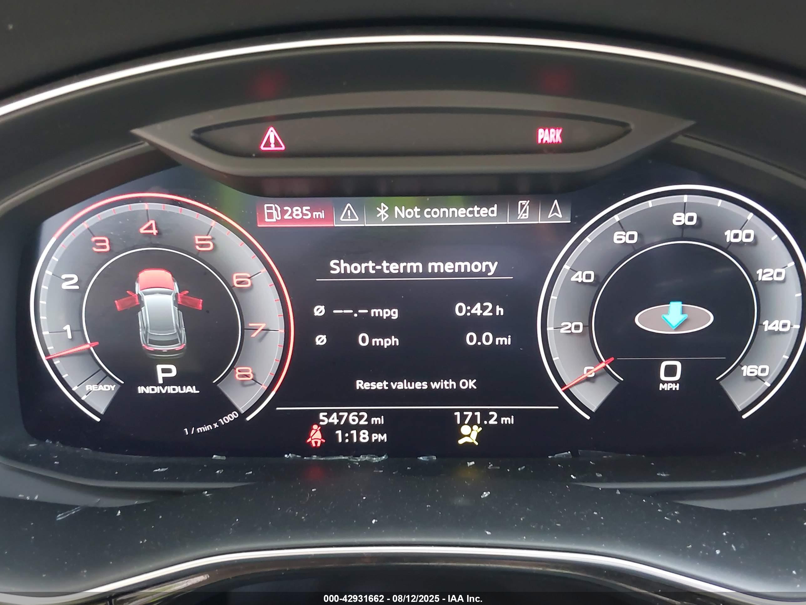 AUDI Q8 image 7