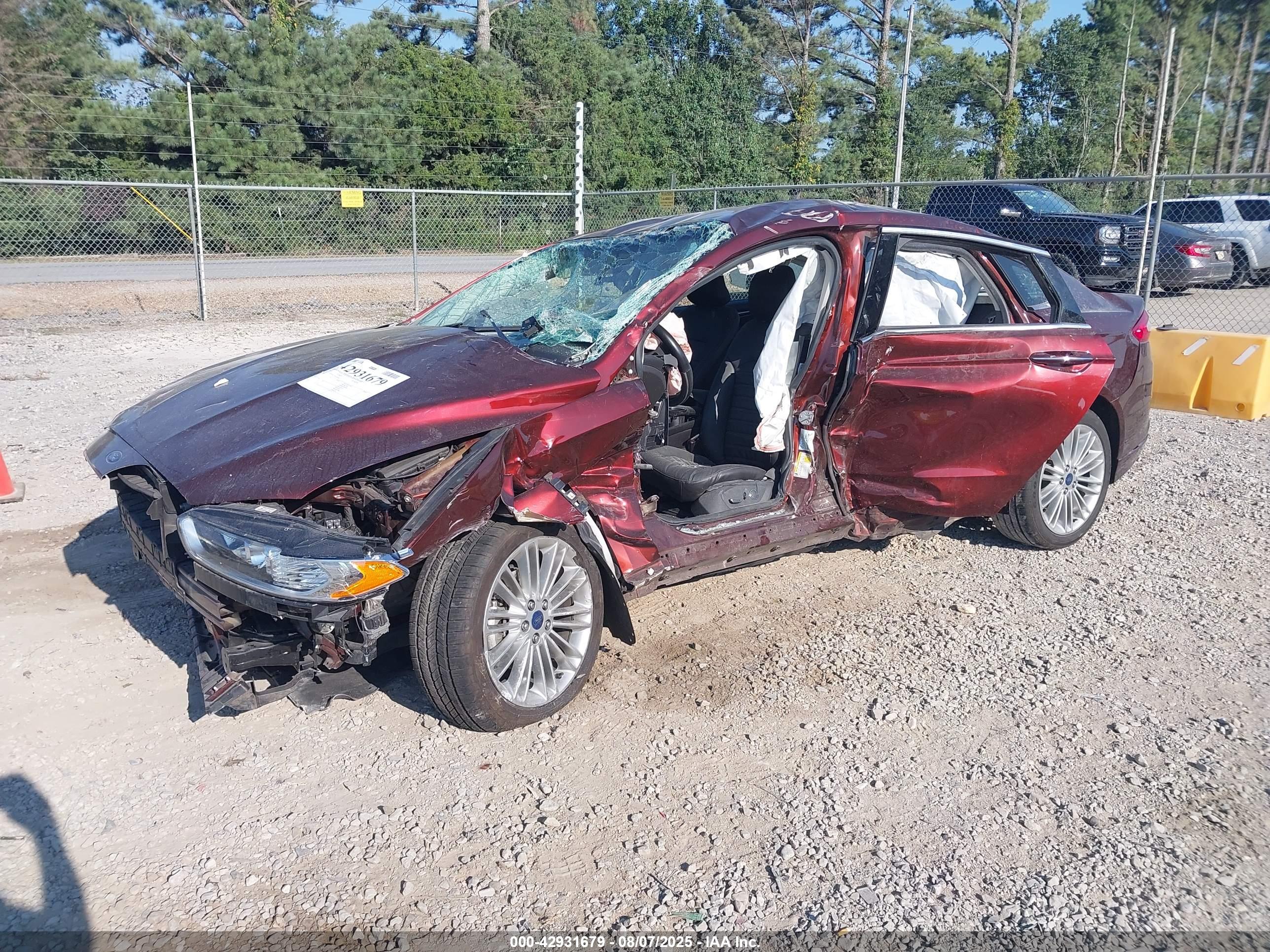 FORD FUSION image 2