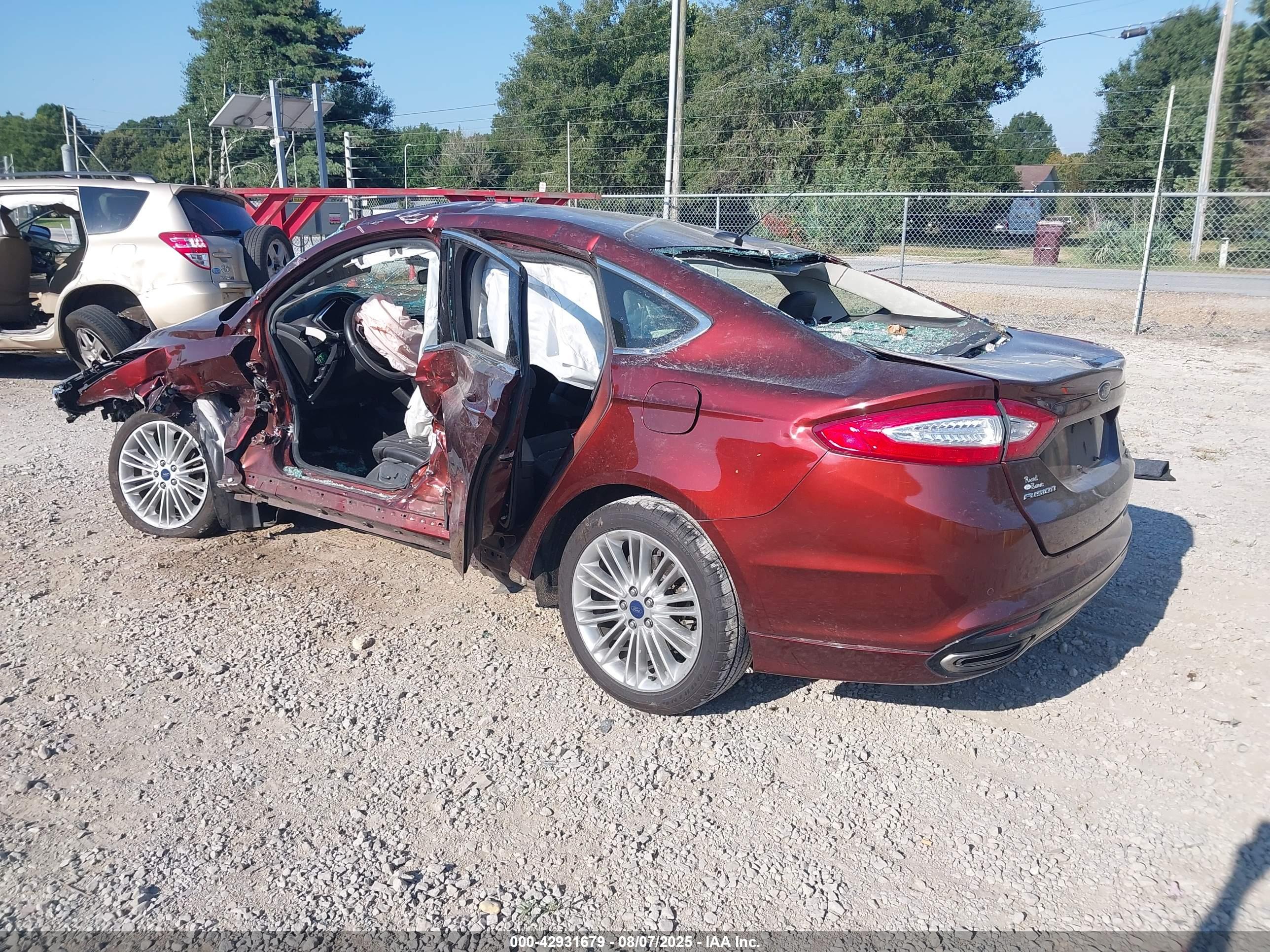 FORD FUSION image 3