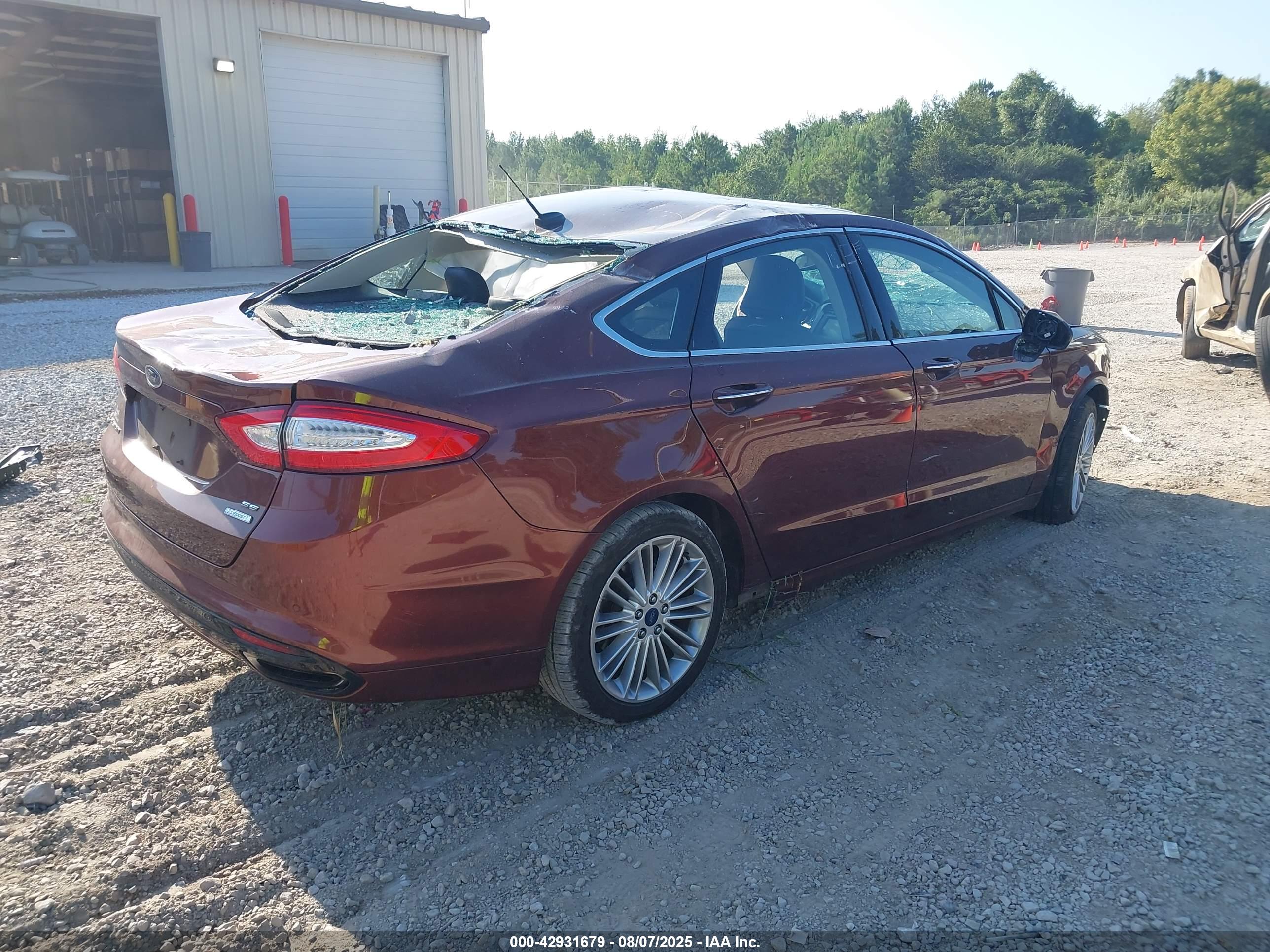 FORD FUSION image 4