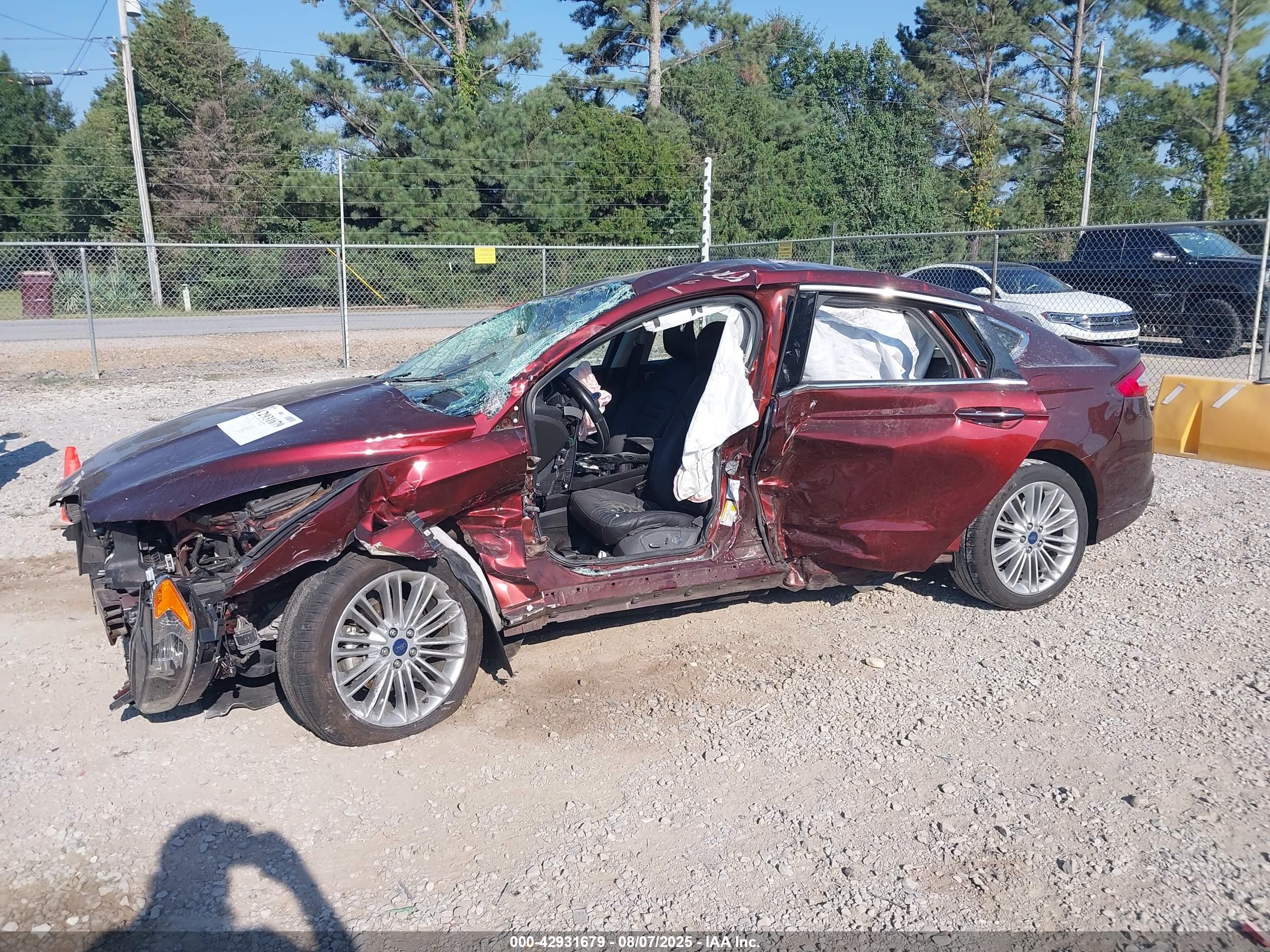 FORD FUSION image 6