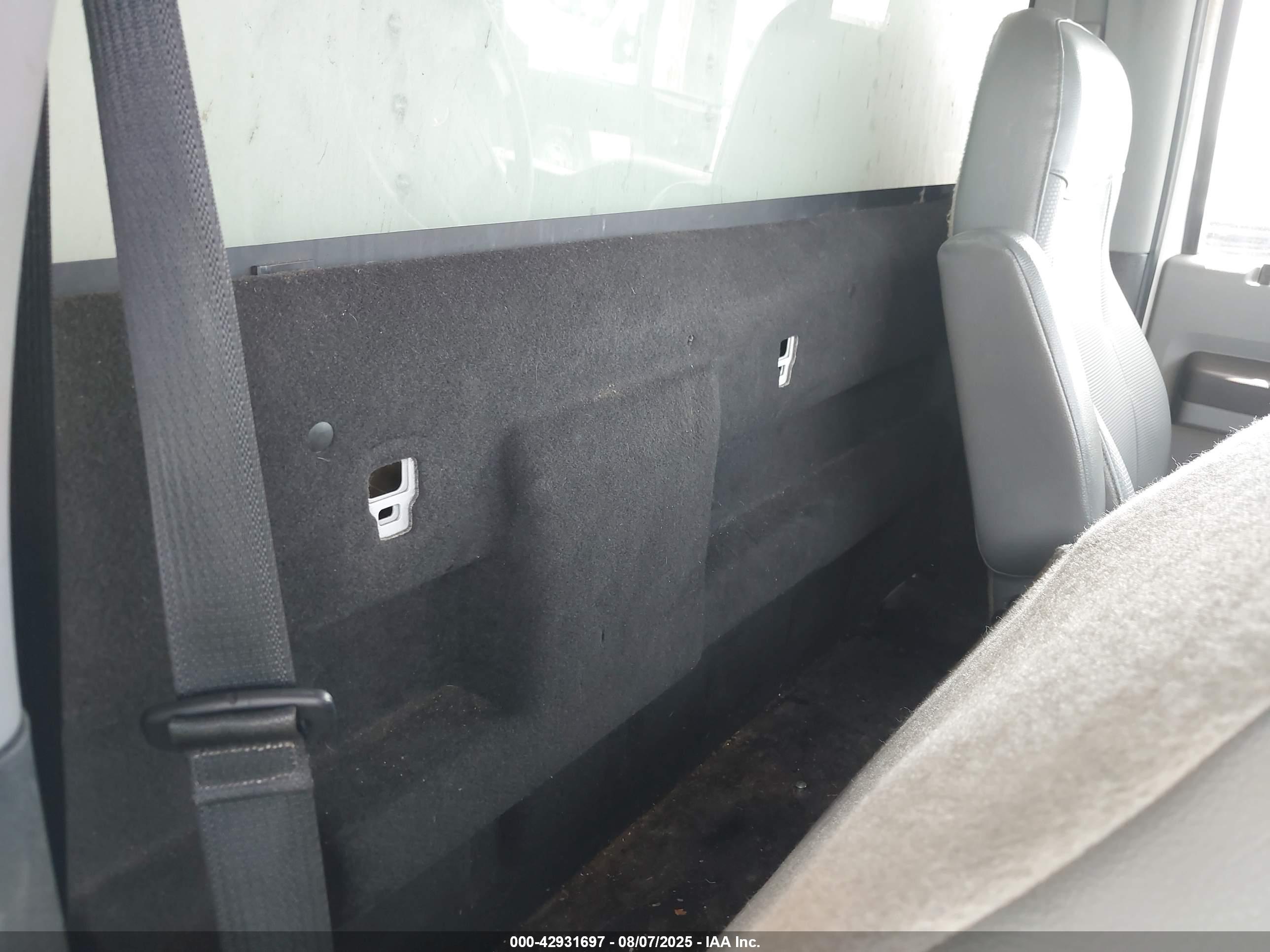FORD F-650 image 8