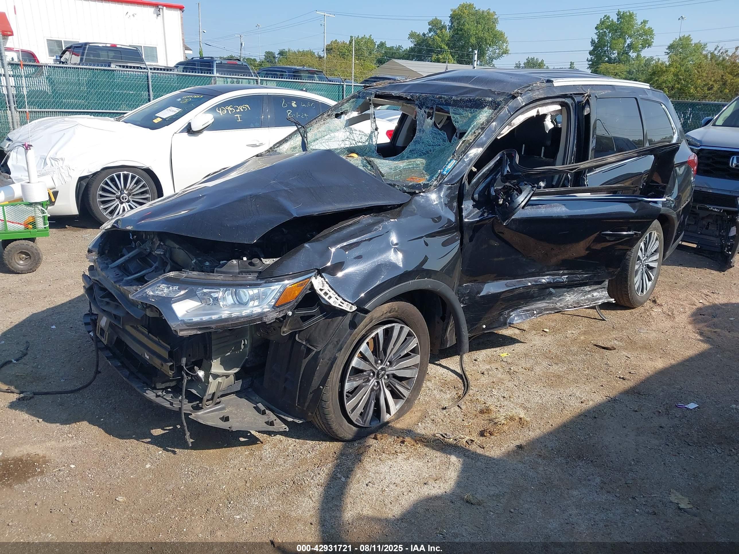 MITSUBISHI OUTLANDER image 2