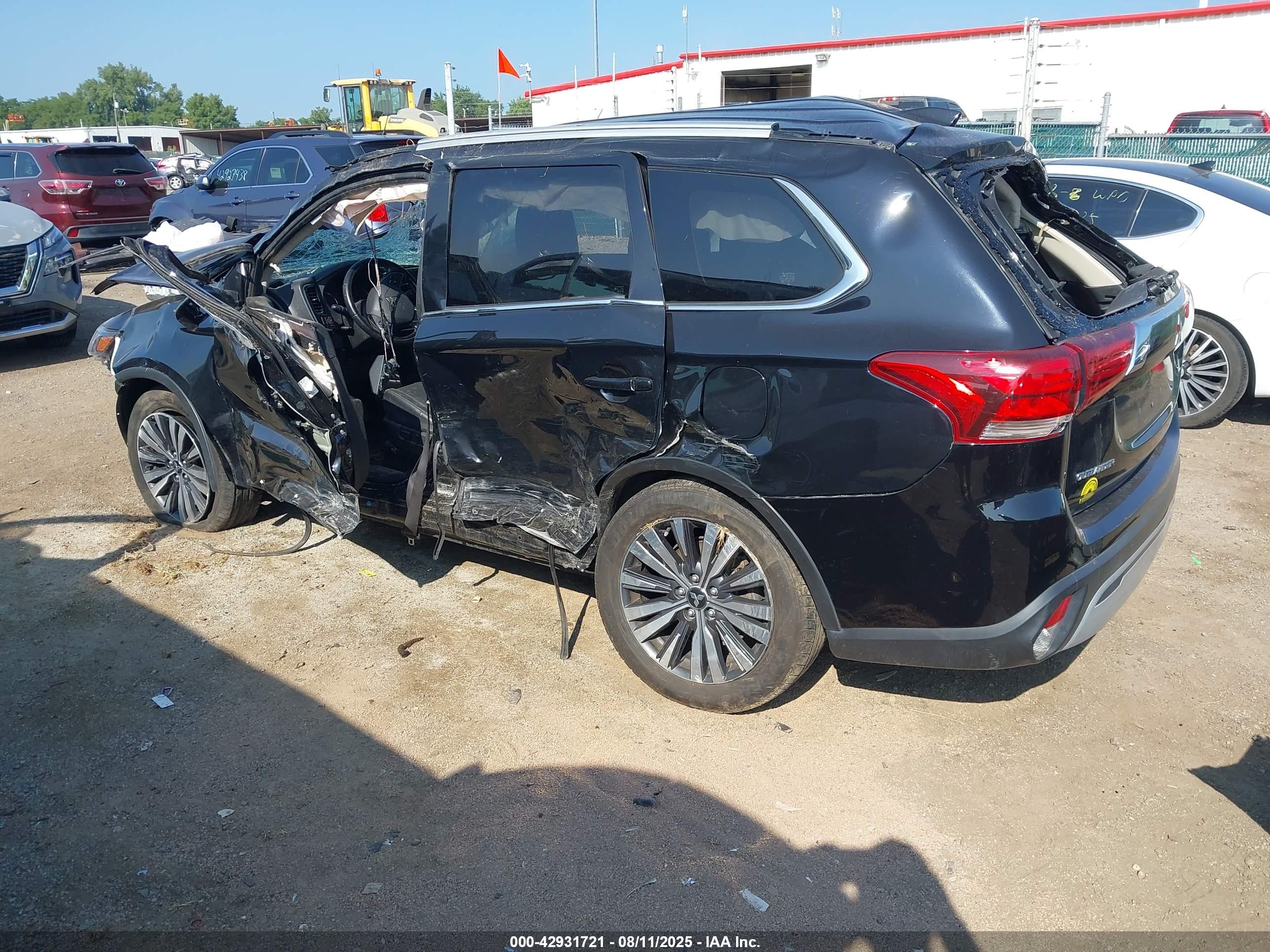 MITSUBISHI OUTLANDER image 3