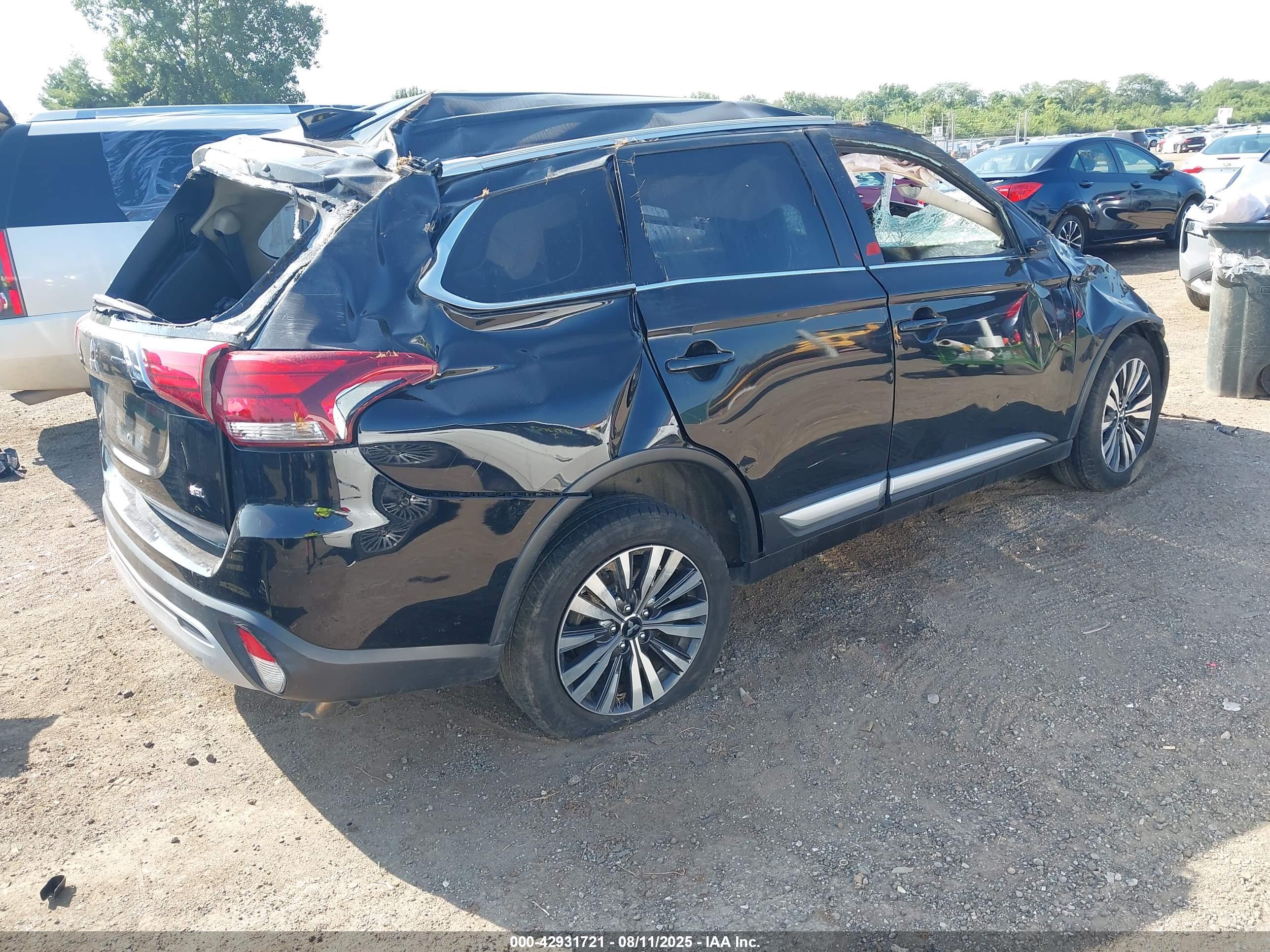 MITSUBISHI OUTLANDER image 4