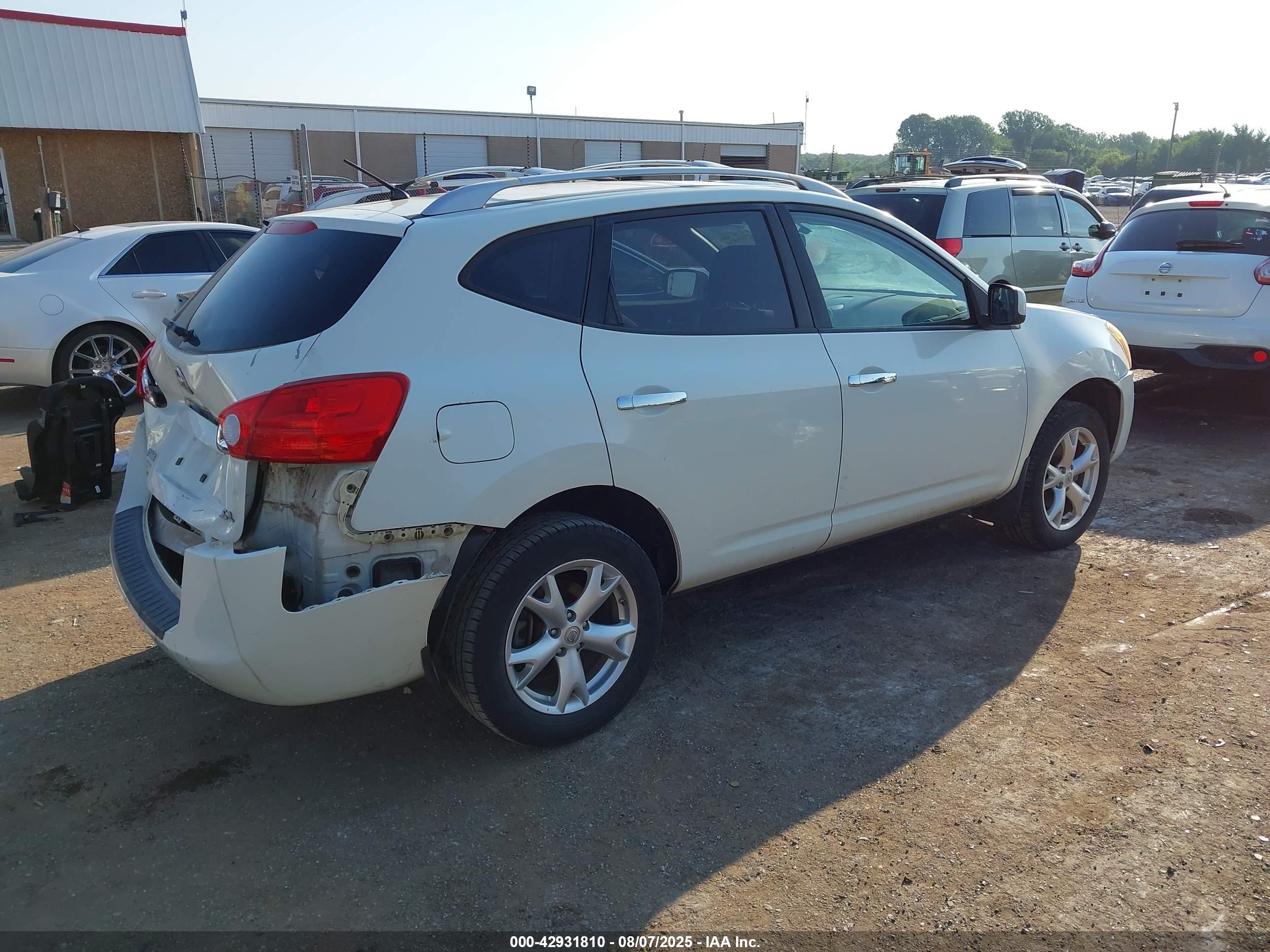 NISSAN ROGUE image 4