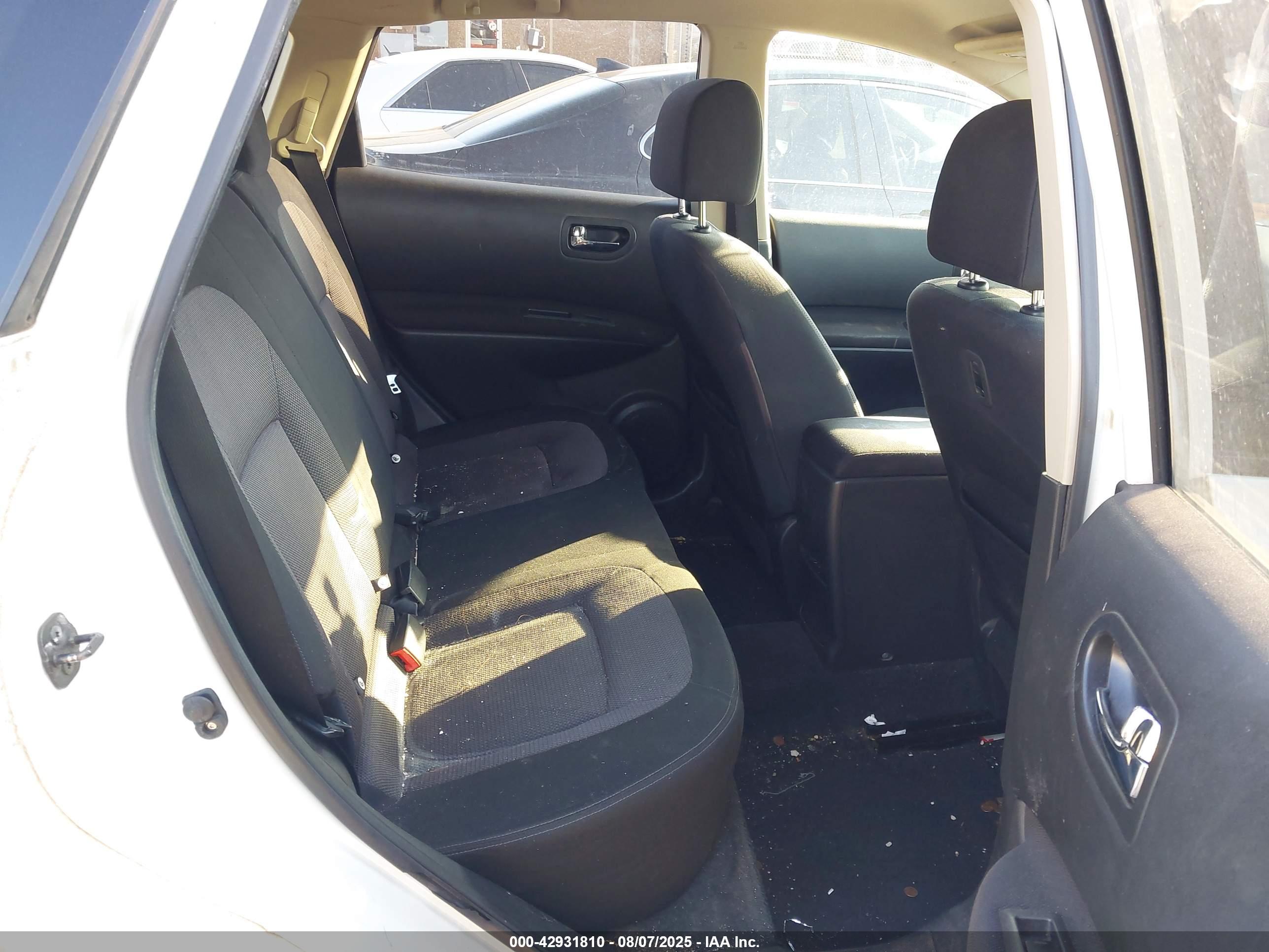 NISSAN ROGUE image 8