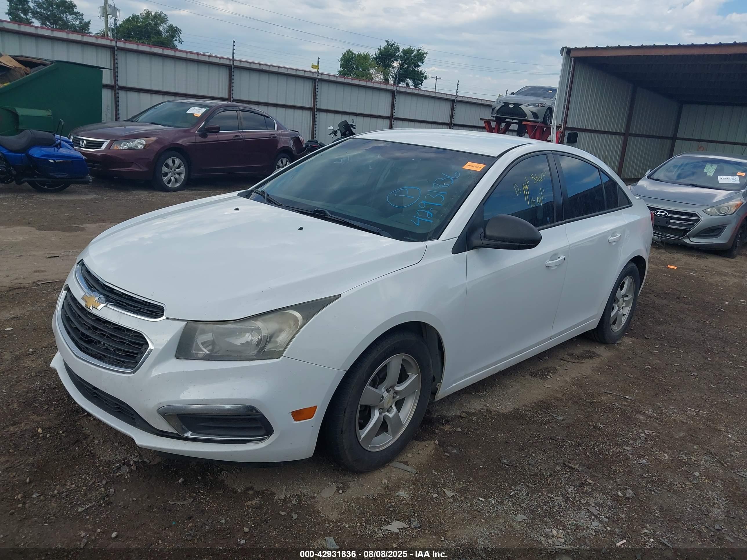 CHEVROLET CRUZE image 2