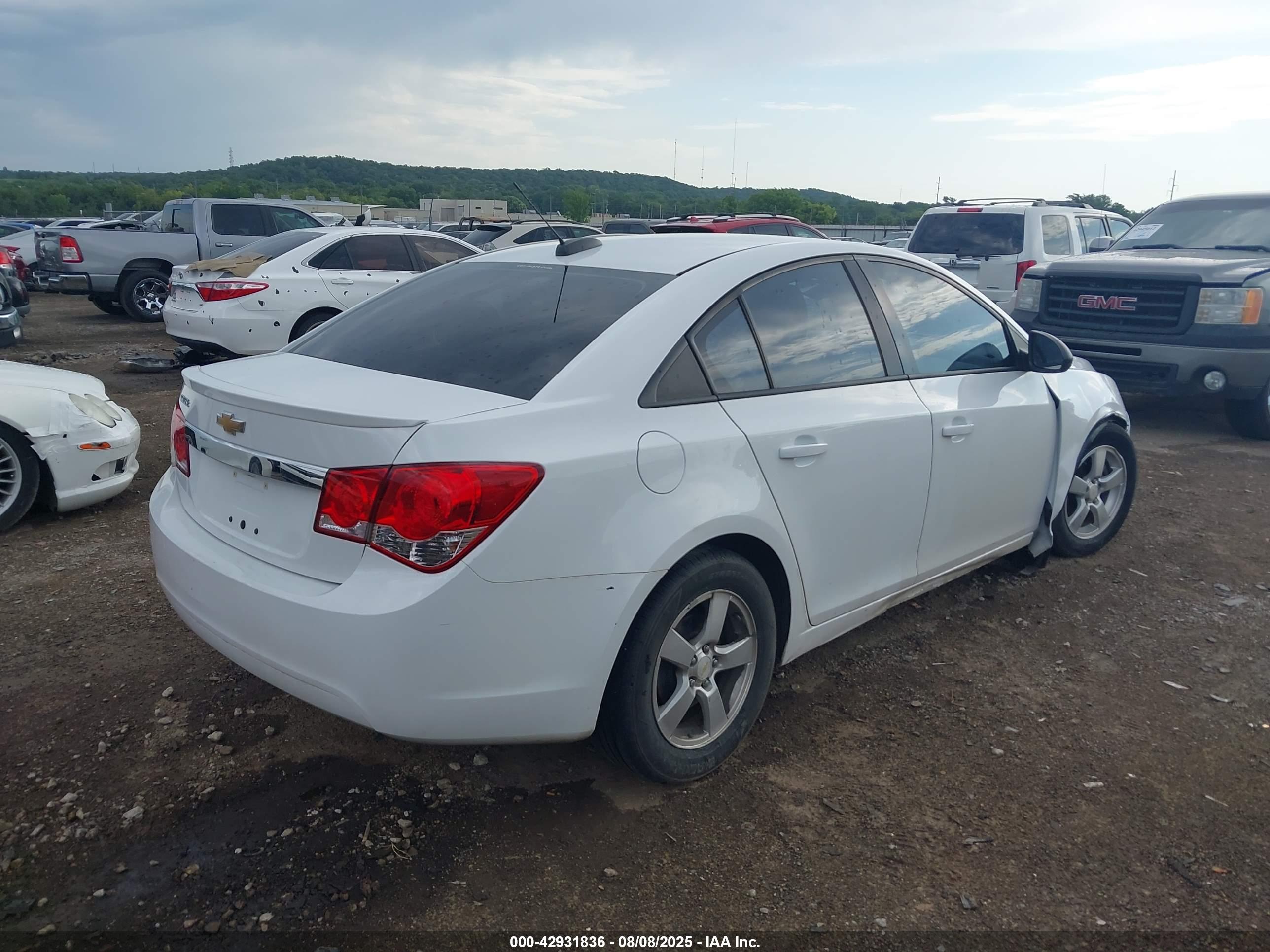 CHEVROLET CRUZE image 4