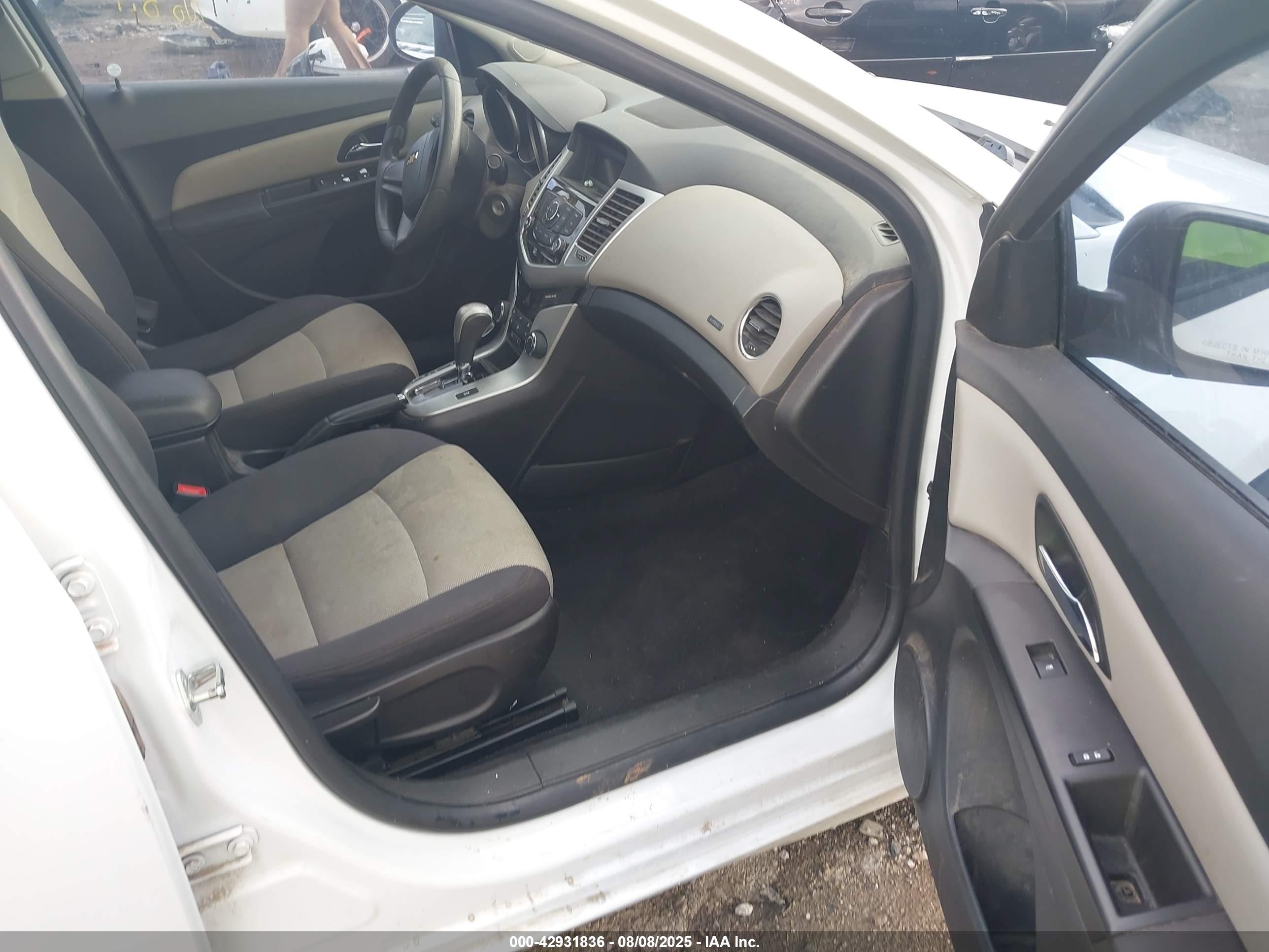 CHEVROLET CRUZE image 5