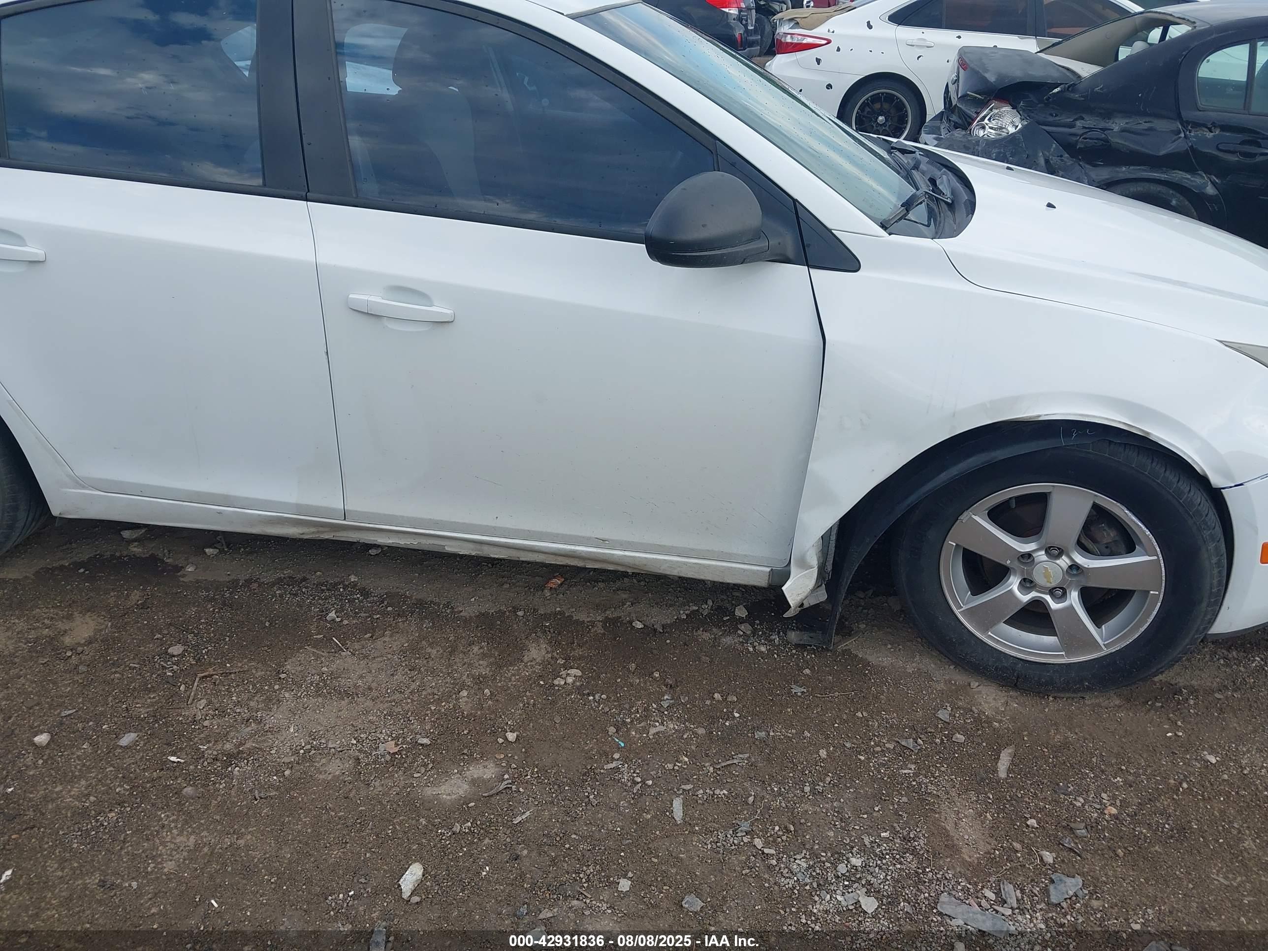 CHEVROLET CRUZE image 6