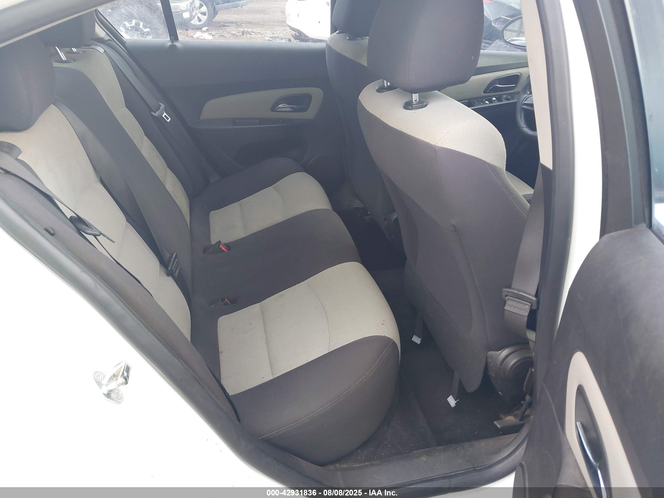 CHEVROLET CRUZE image 8