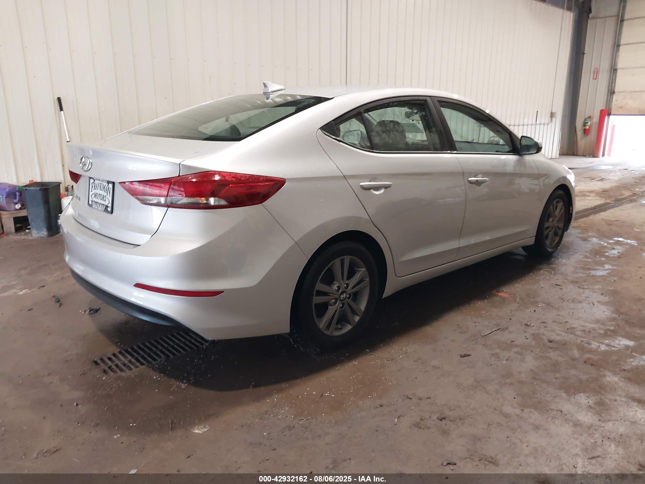 HYUNDAI ELANTRA image 4
