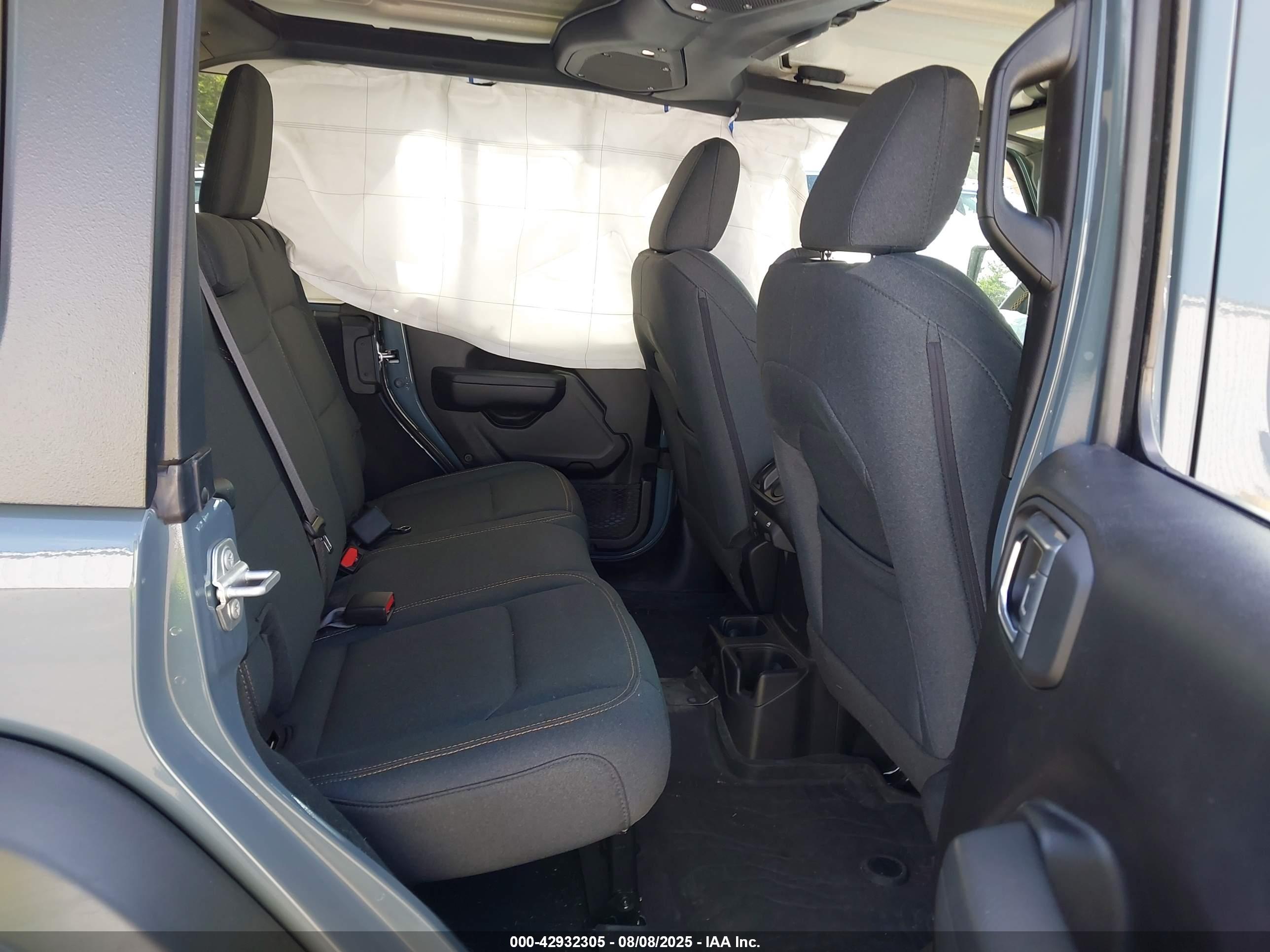 JEEP WRANGLER image 8