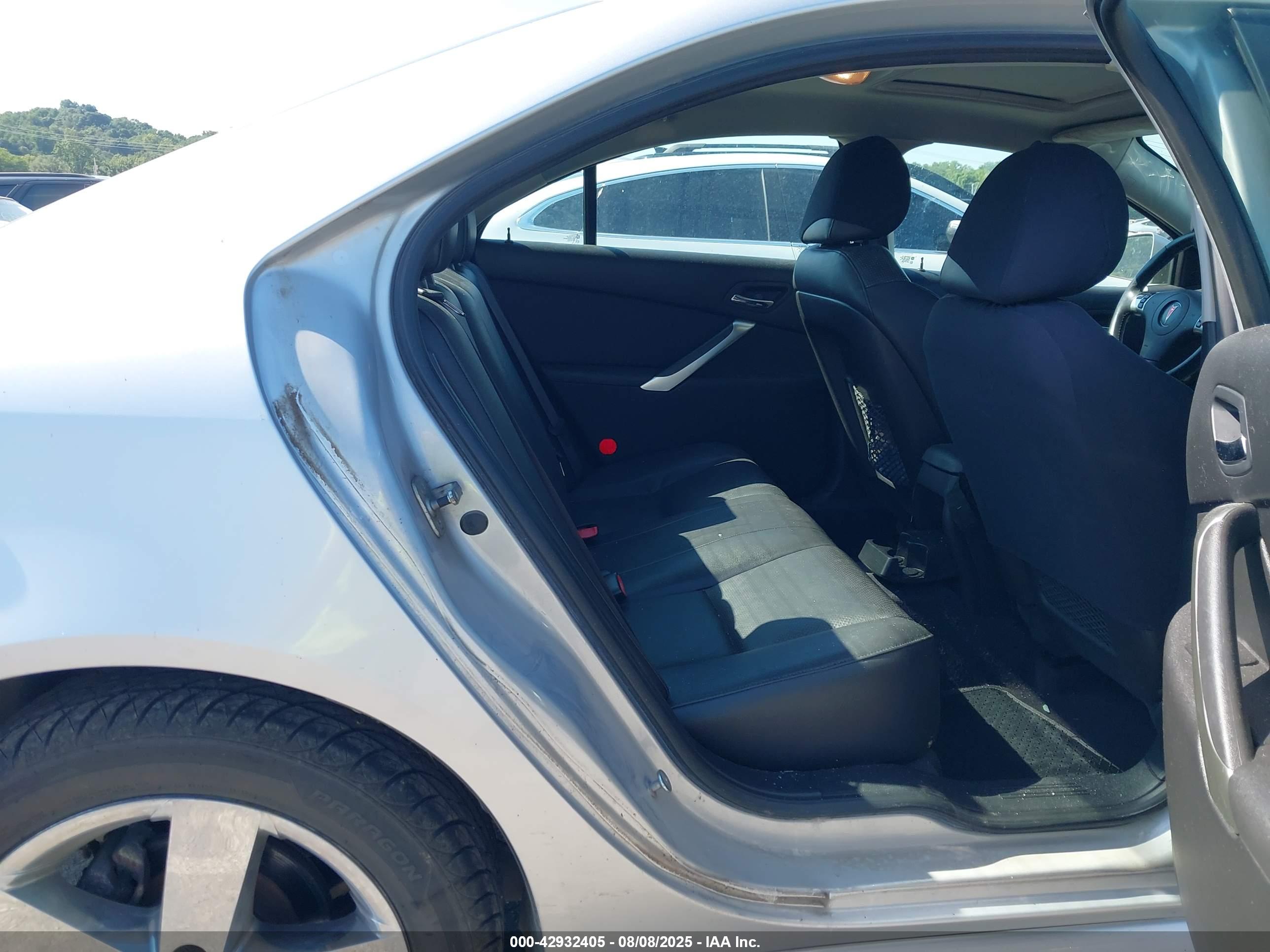 PONTIAC G6 image 8