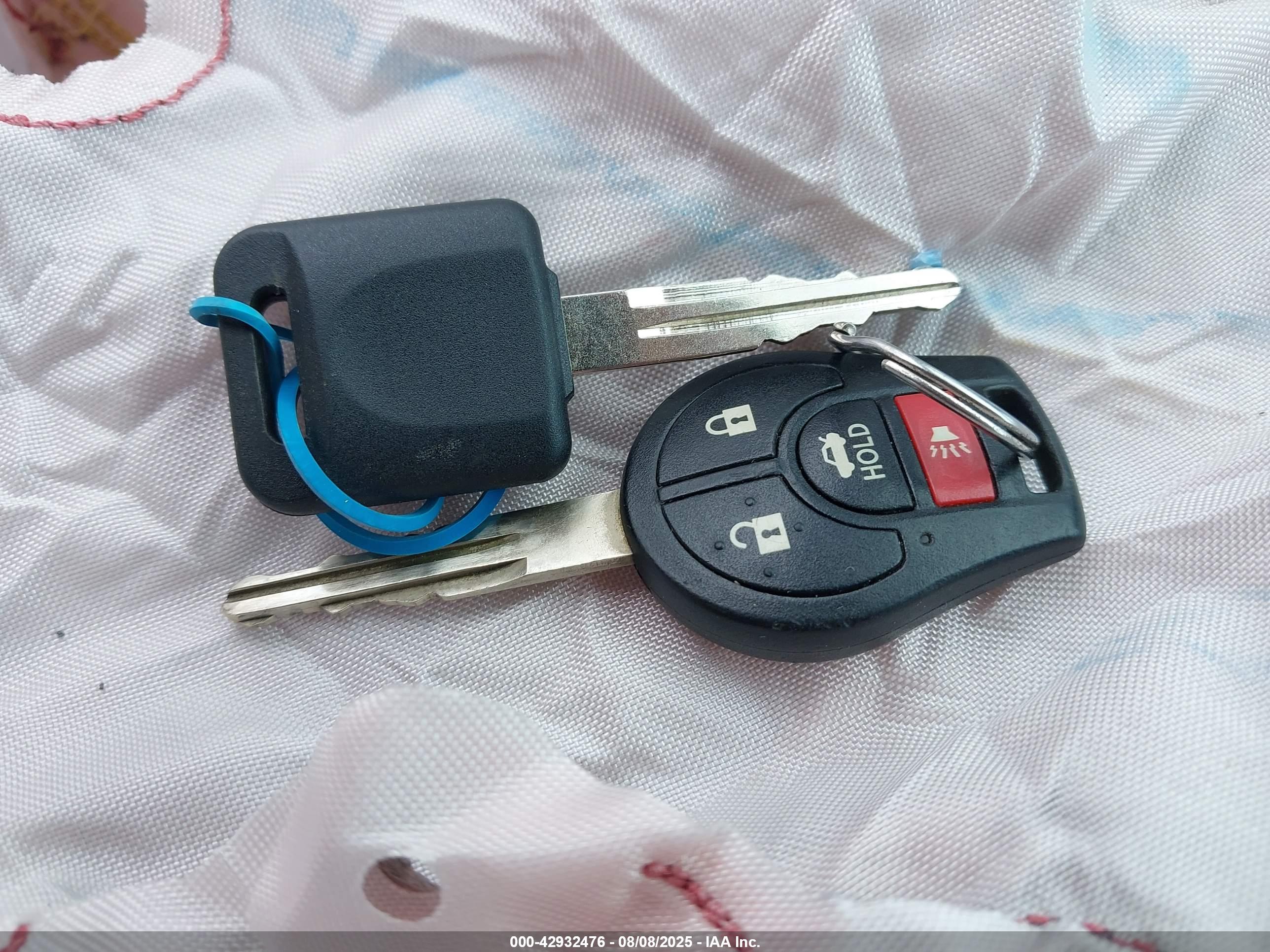 NISSAN VERSA image 11